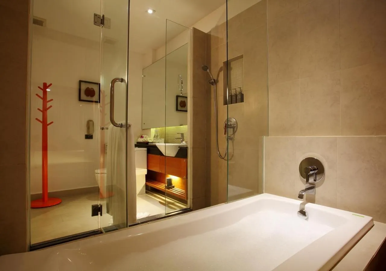 Bath in La Flora Resort Patong