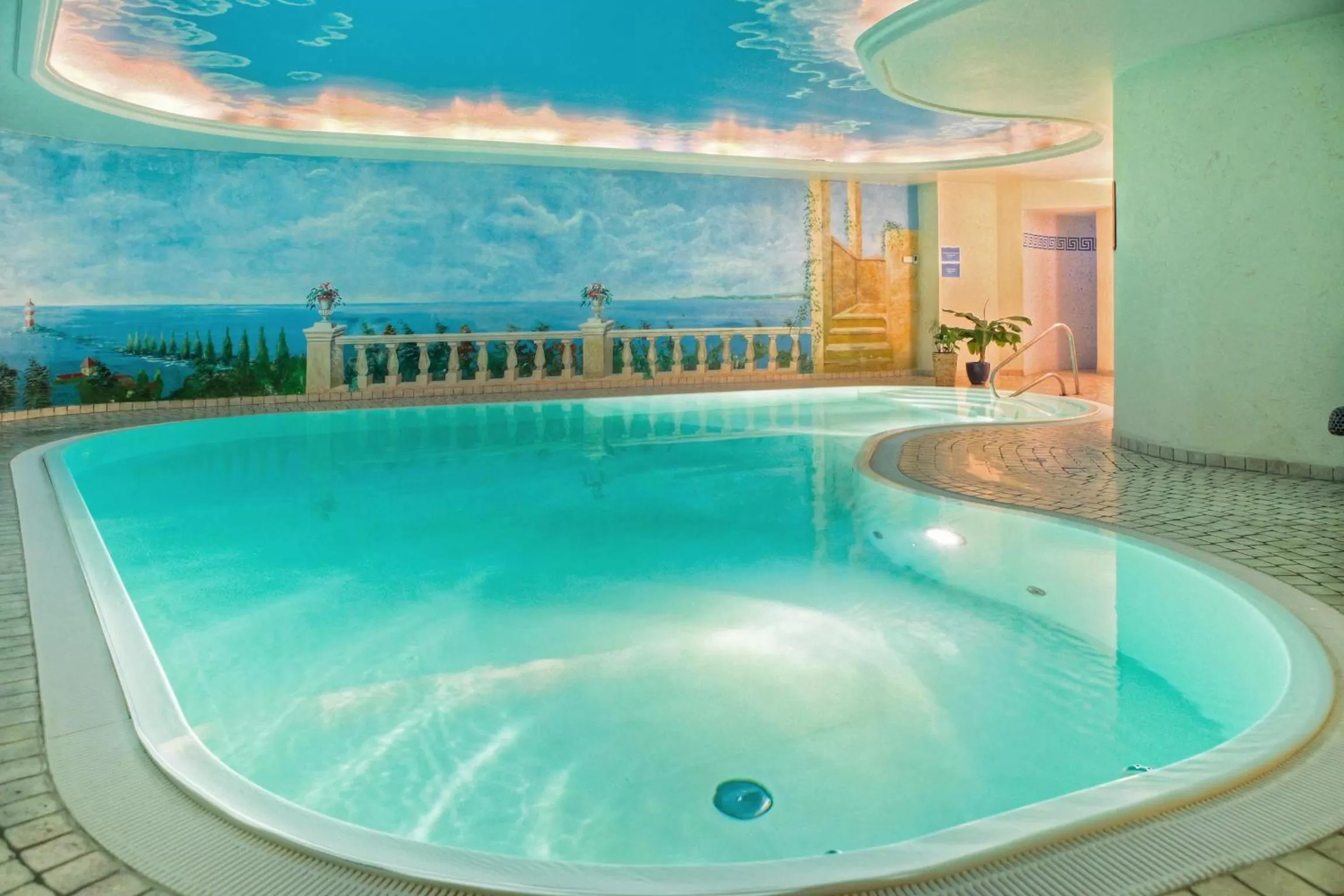 Swimming pool in SEETELHOTEL Ostseeresidenz Ahlbeck