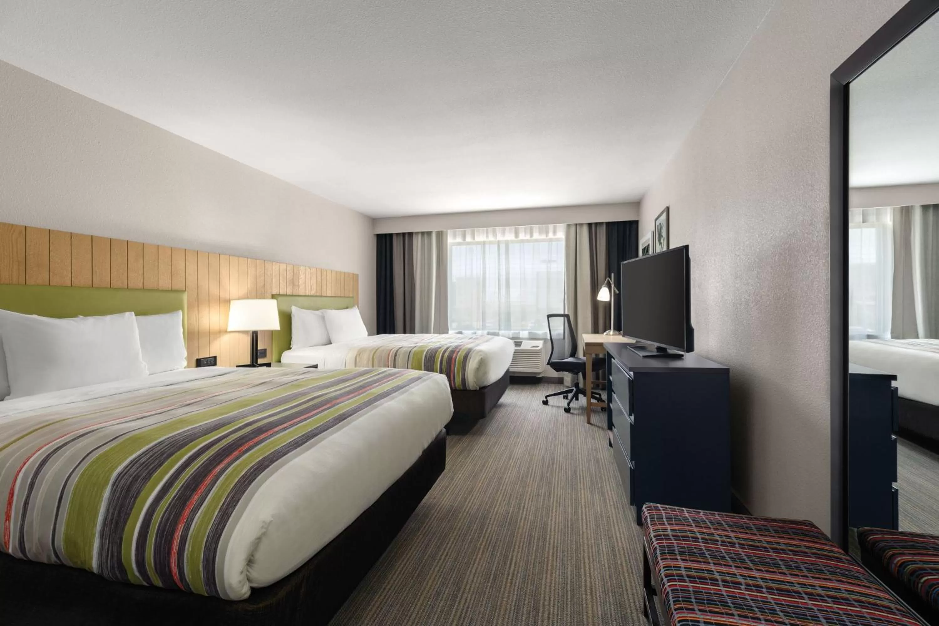 Photo of the whole room, Bed in Country Inn & Suites by Radisson, Oklahoma City - Bricktown, OK