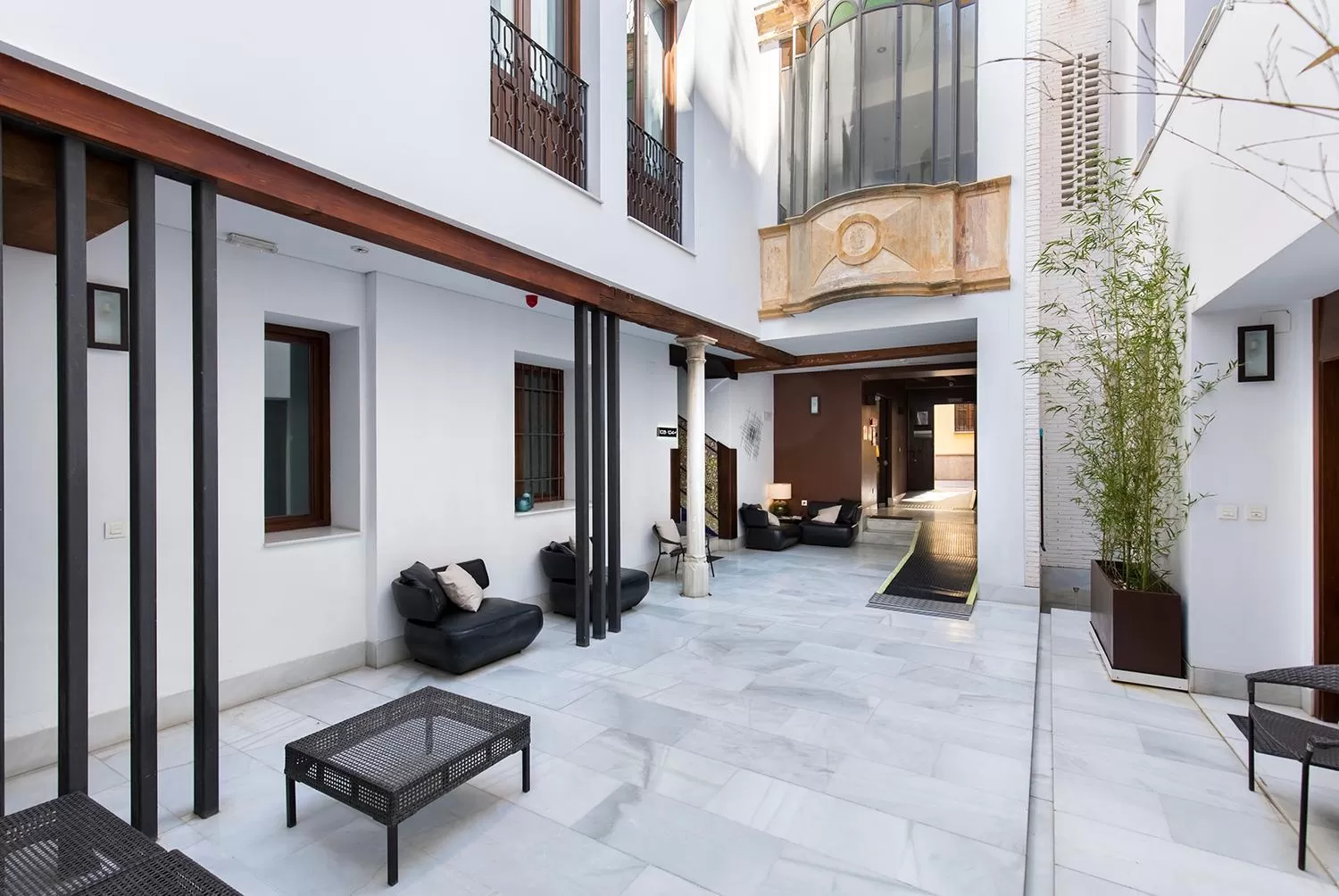 Patio in tuGuest Elvira Suites