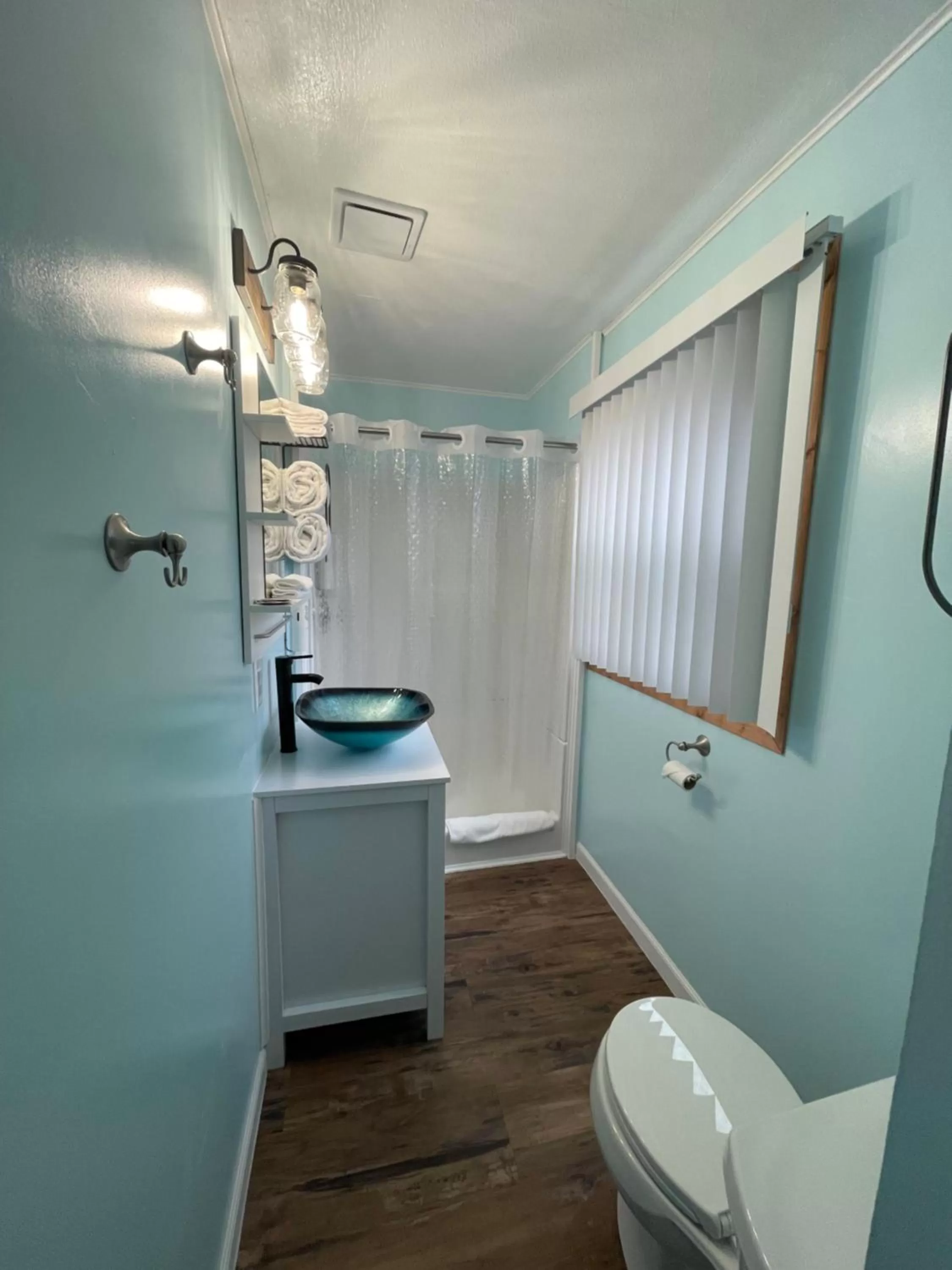 Bathroom in The Anchorage Motel