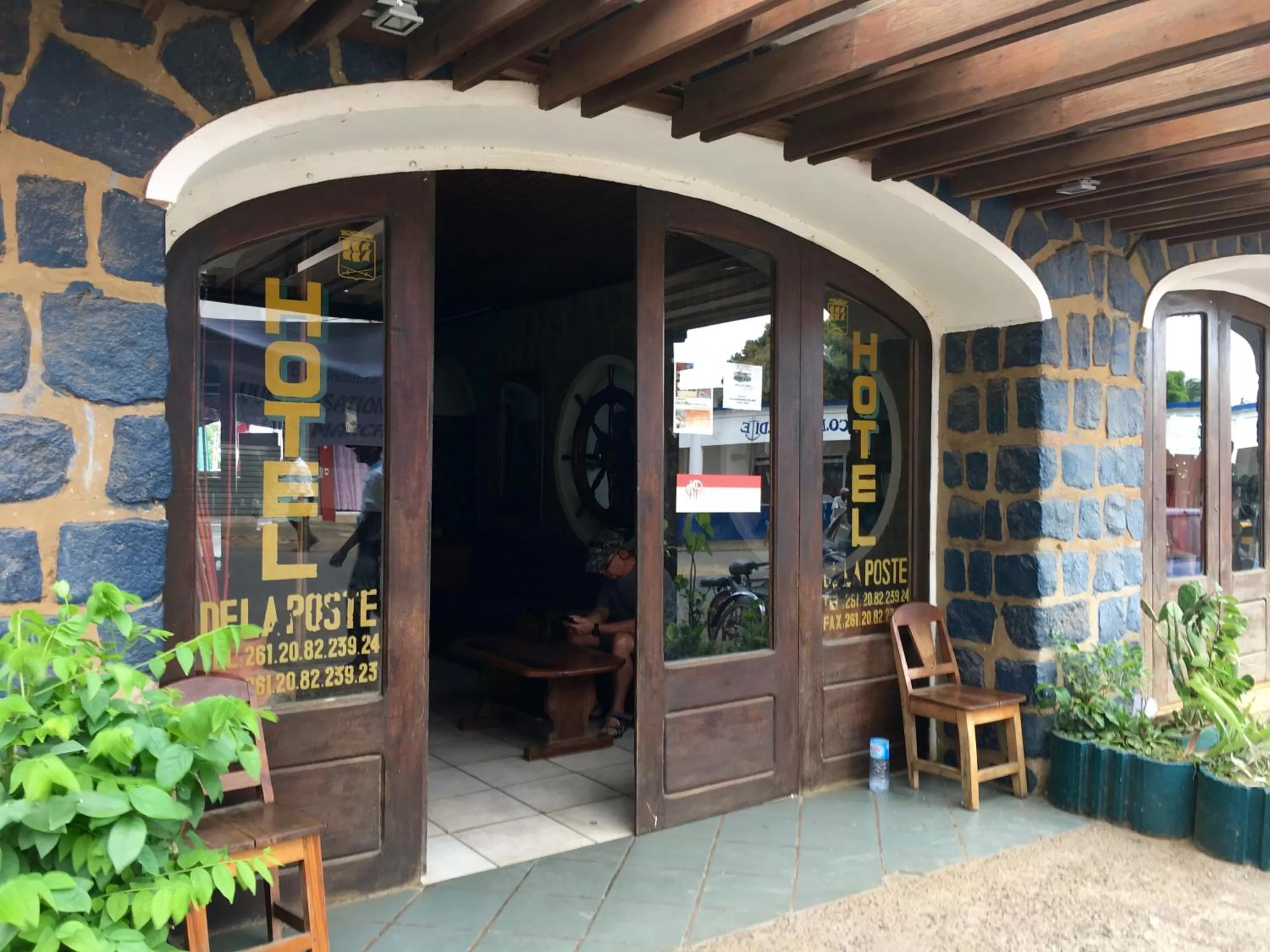 Facade/entrance in Annexe de l'Hotel de la Poste