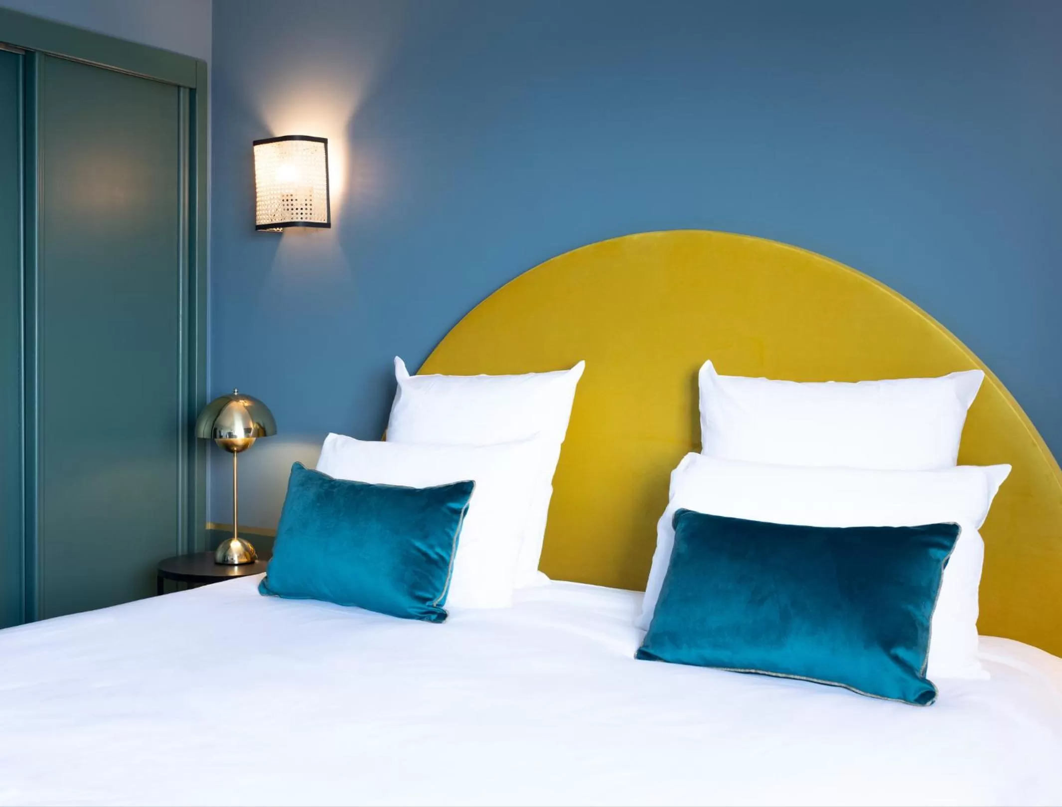 Bedroom, Bed in Hotel Mercure Roscoff Bord De Mer