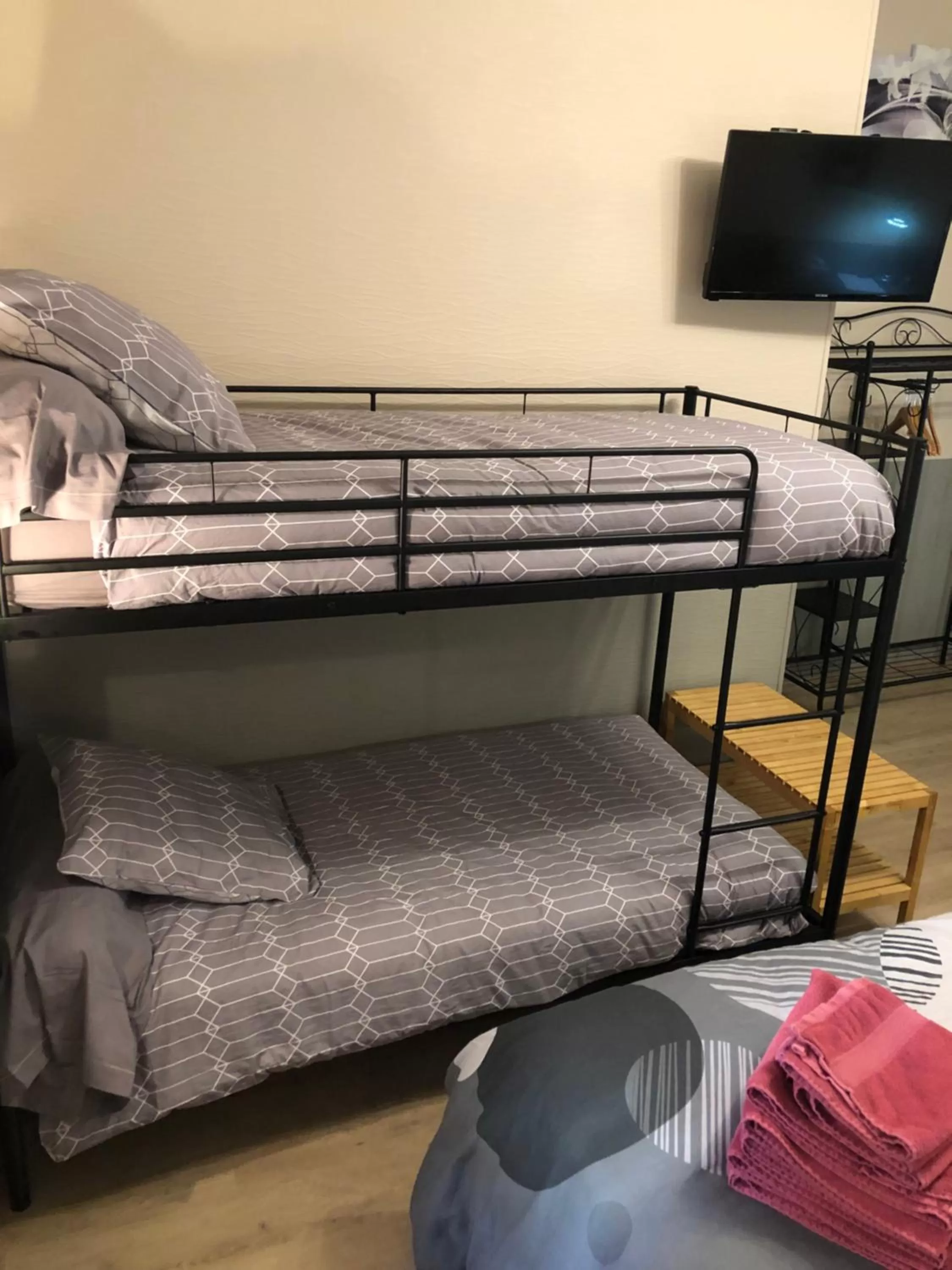 Photo of the whole room, Bed in Hotel des Remparts