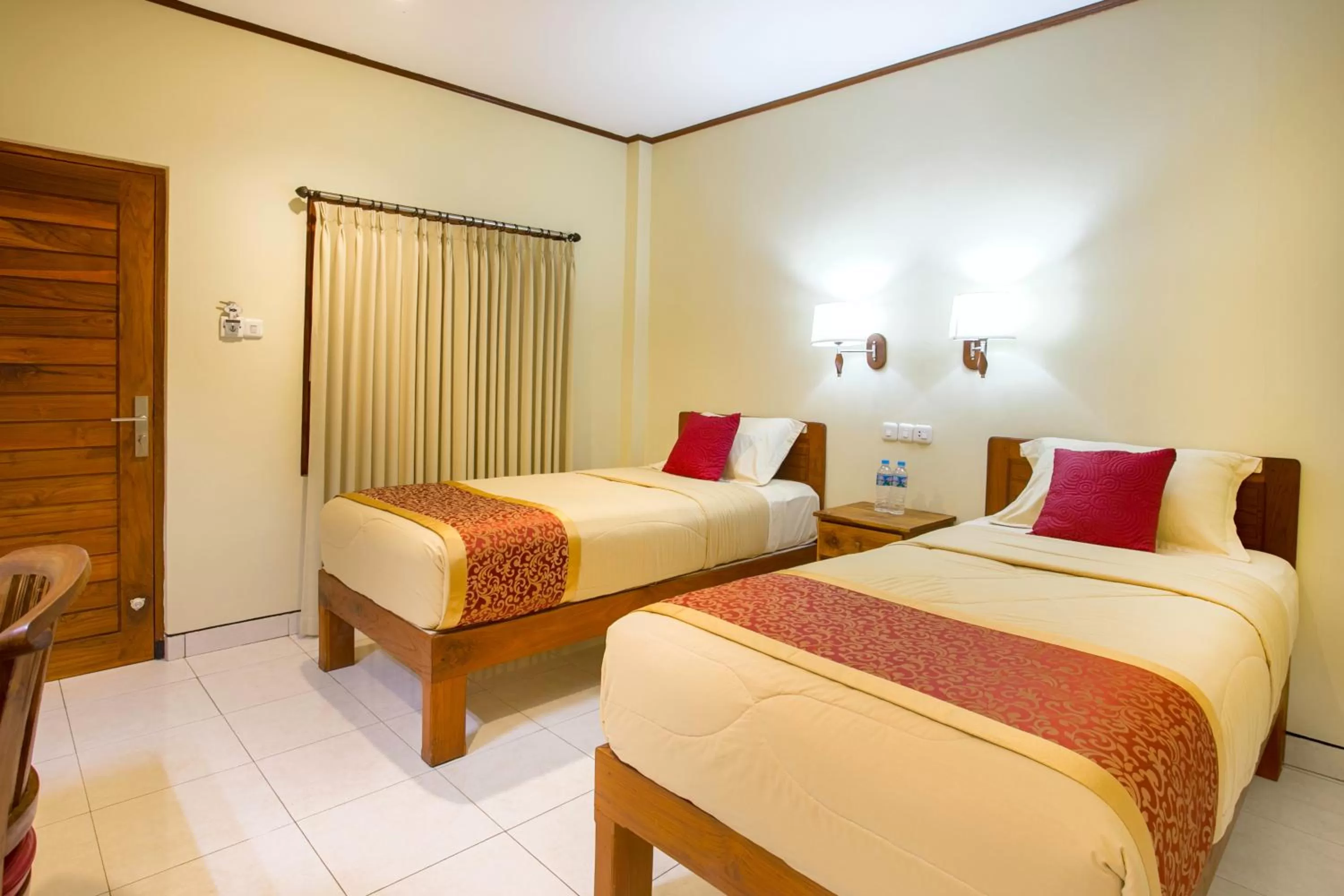 Bedroom, Bed in Komodo Lodge