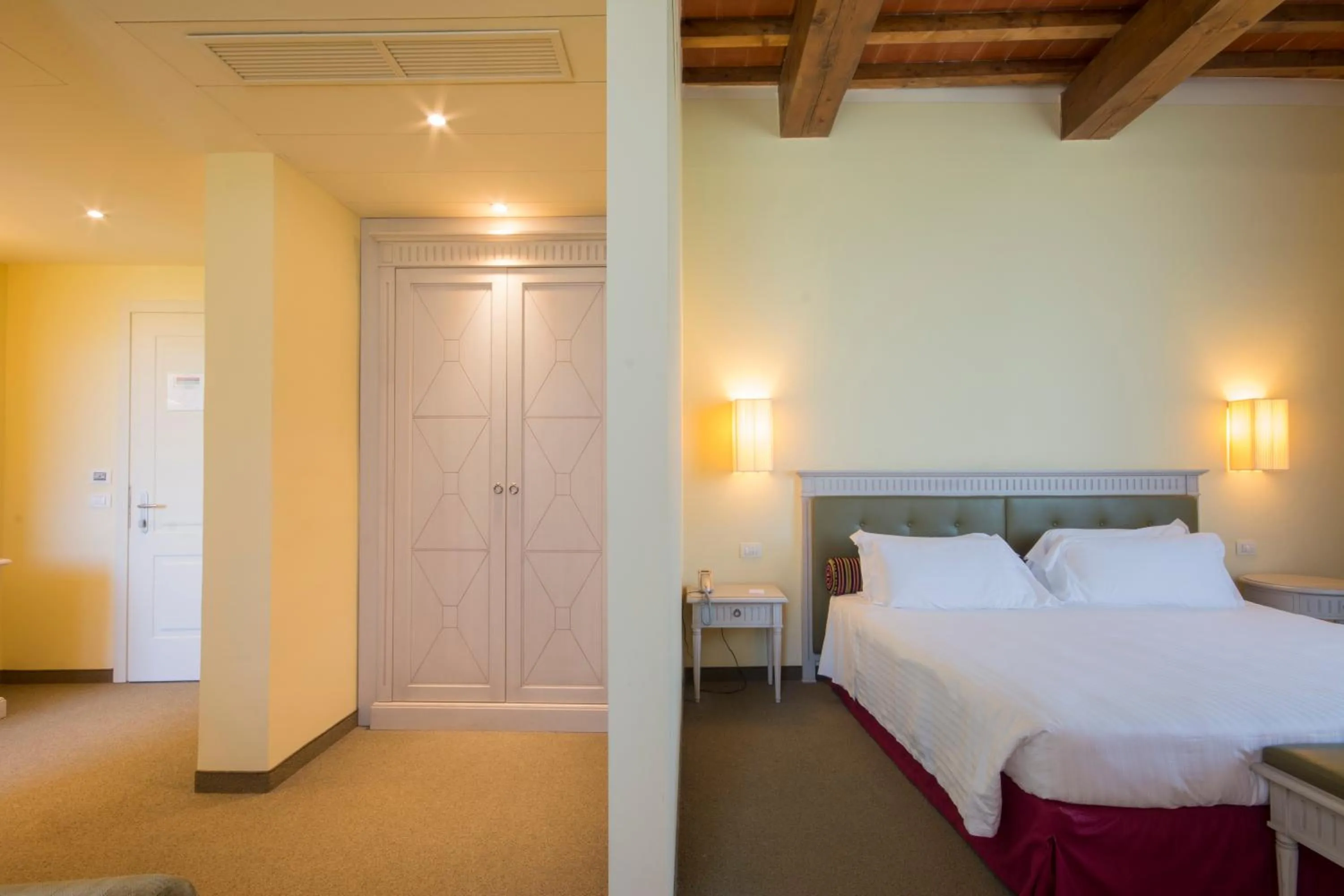 Bed in LHP Certaldo Resort