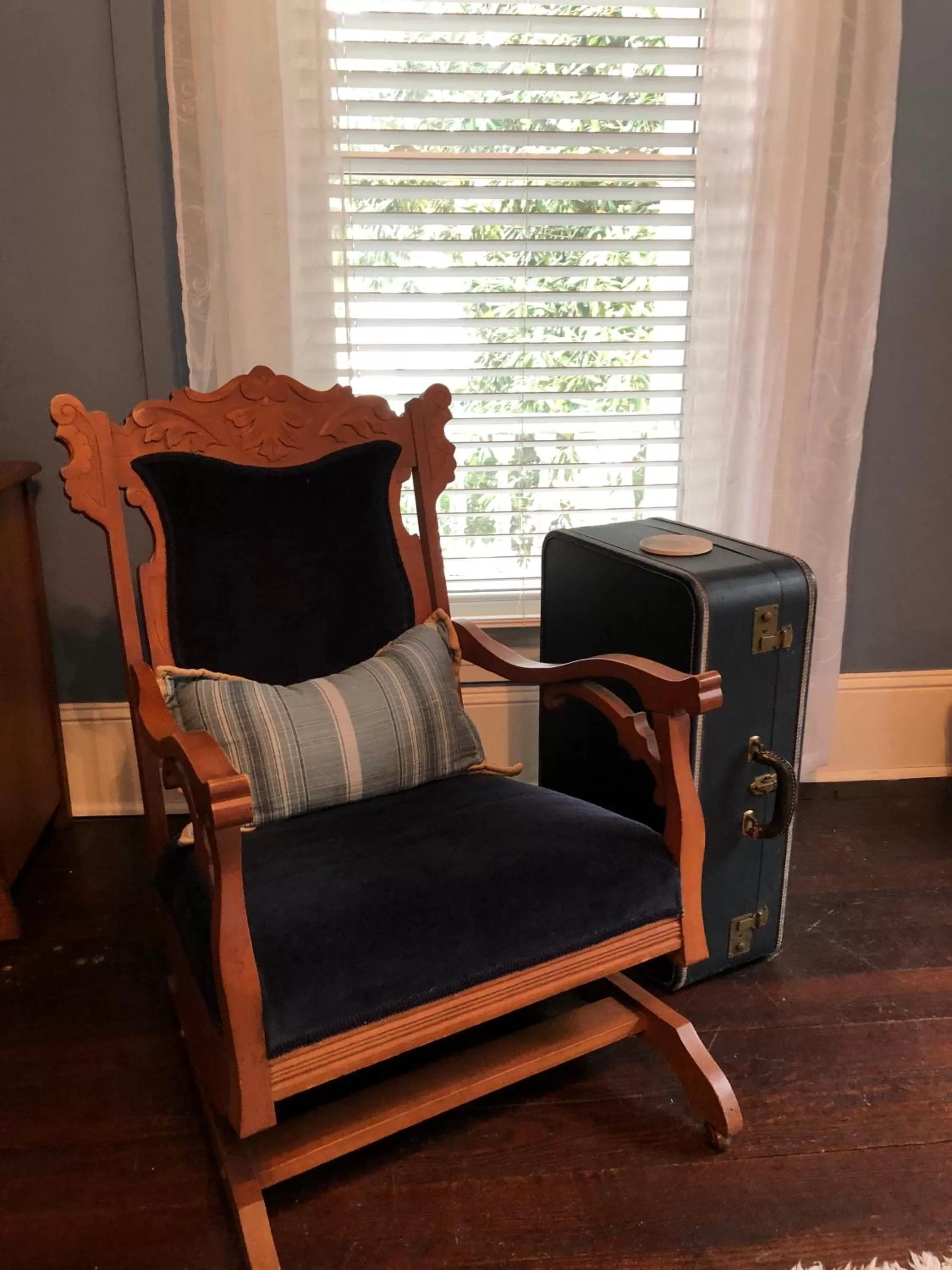 Decorative detail, Seating Area in Magnolia House & Gardens B&B