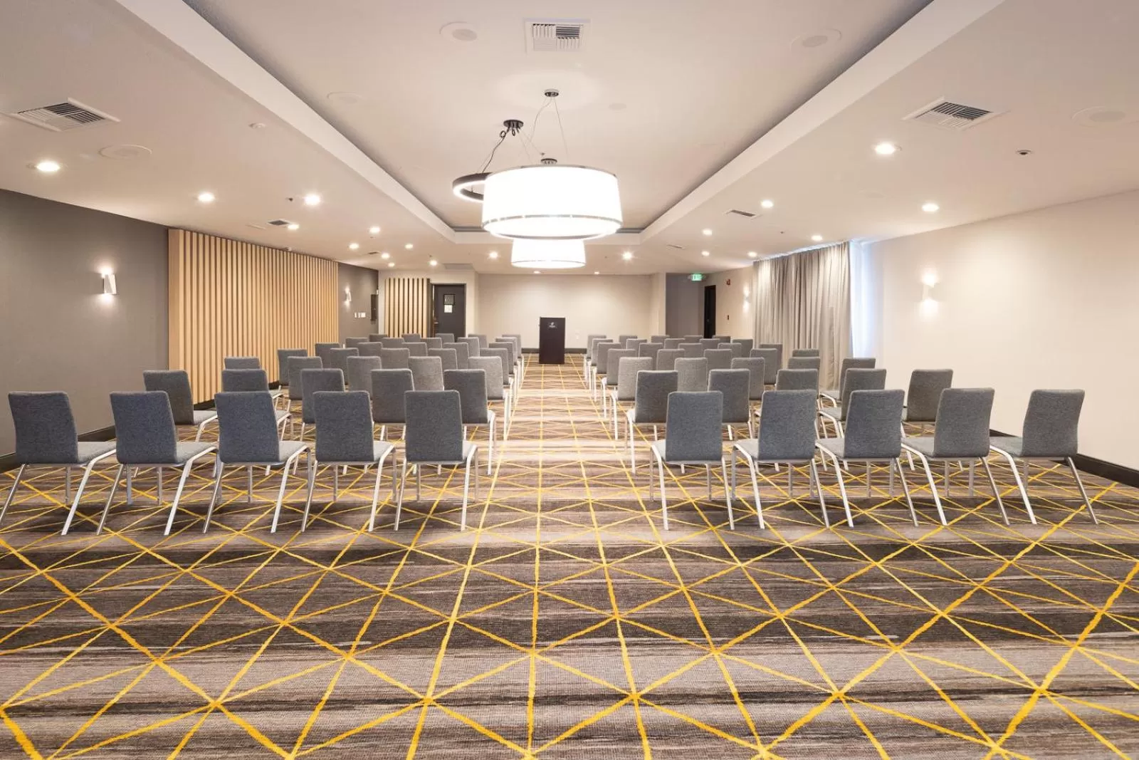 Meeting/conference room in Holiday Inn Santa Ana-Orange County Airport by IHG