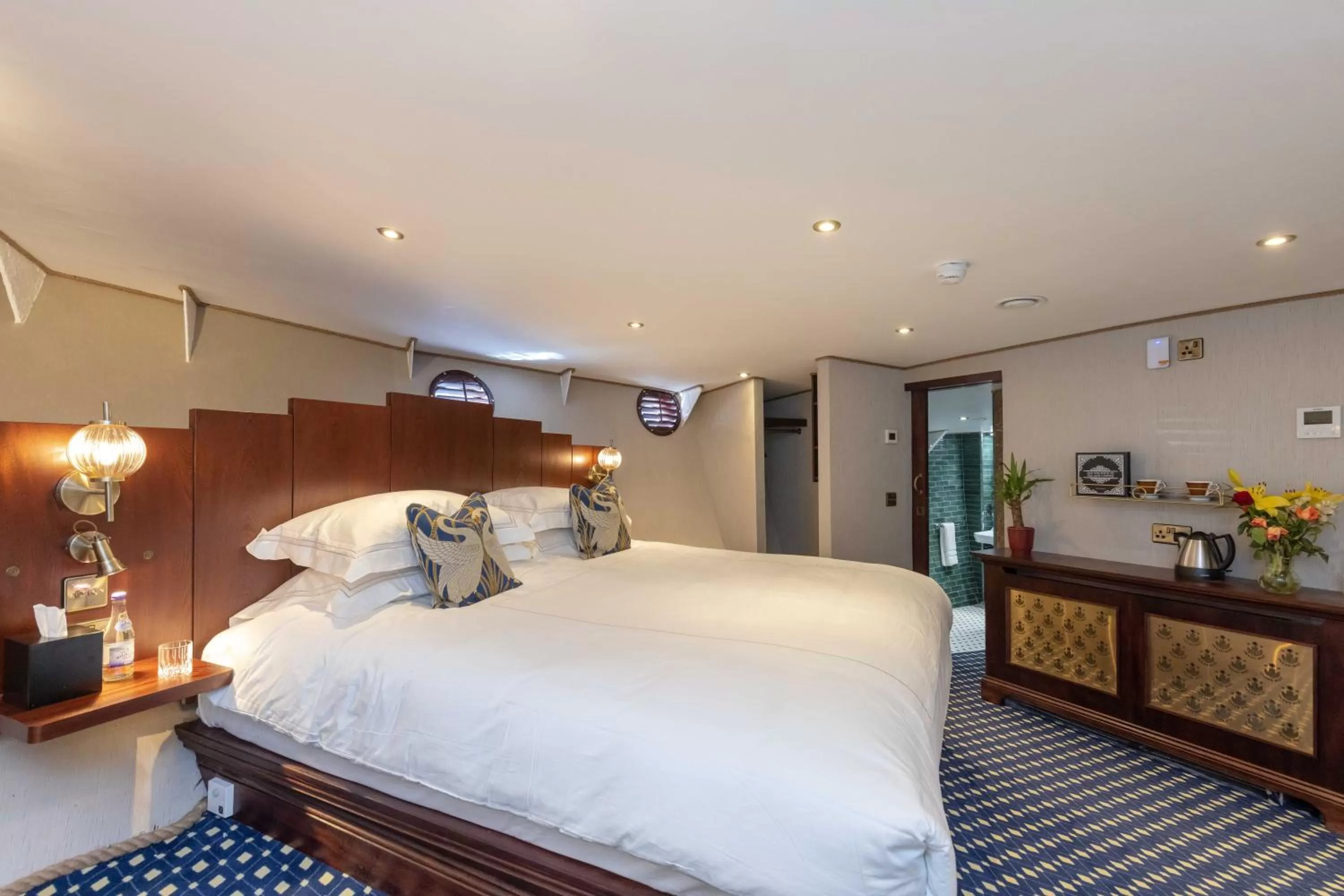 Bed in Ocean Mist Leith