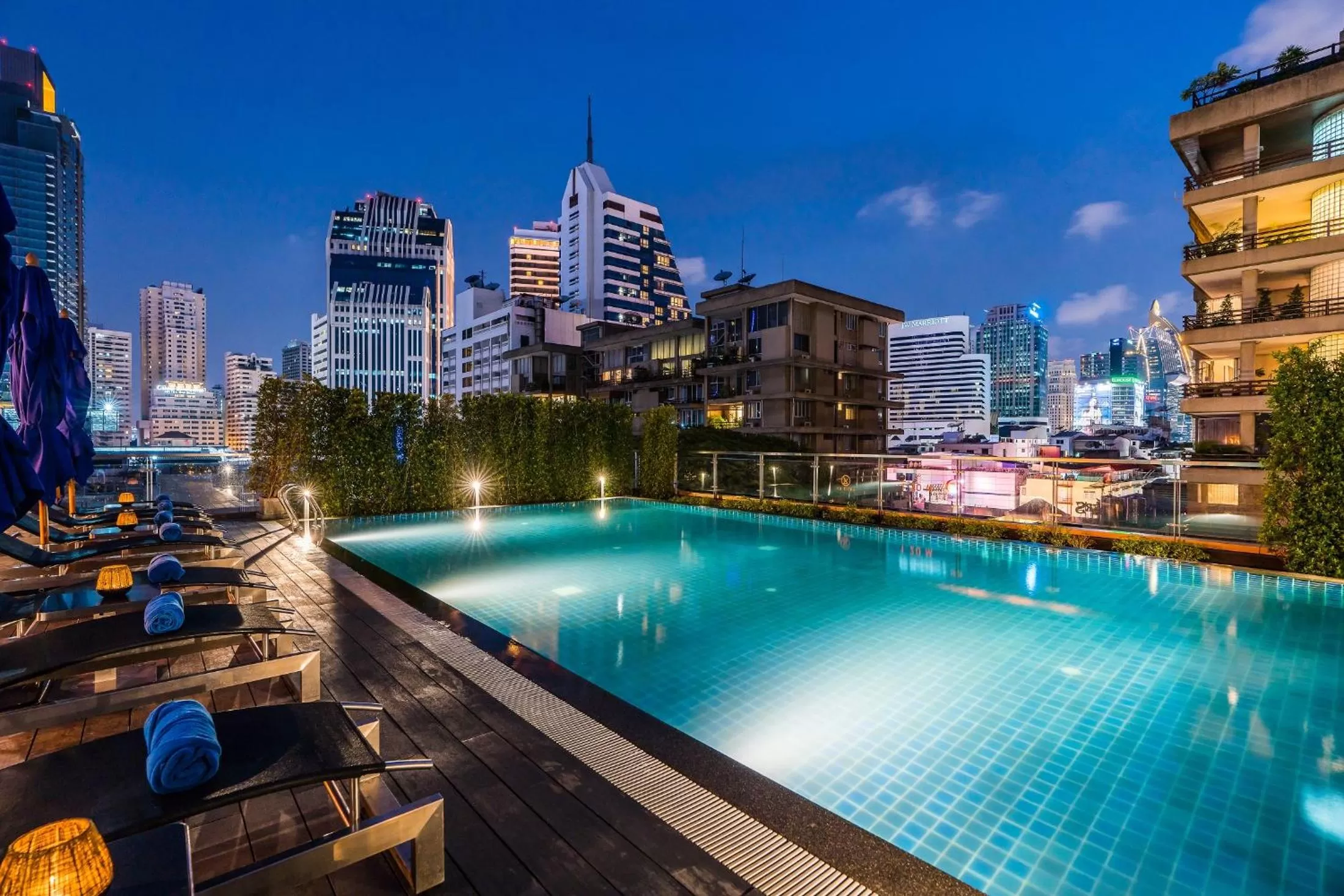 Swimming pool in The Key Premier Hotel Sukhumvit Bangkok