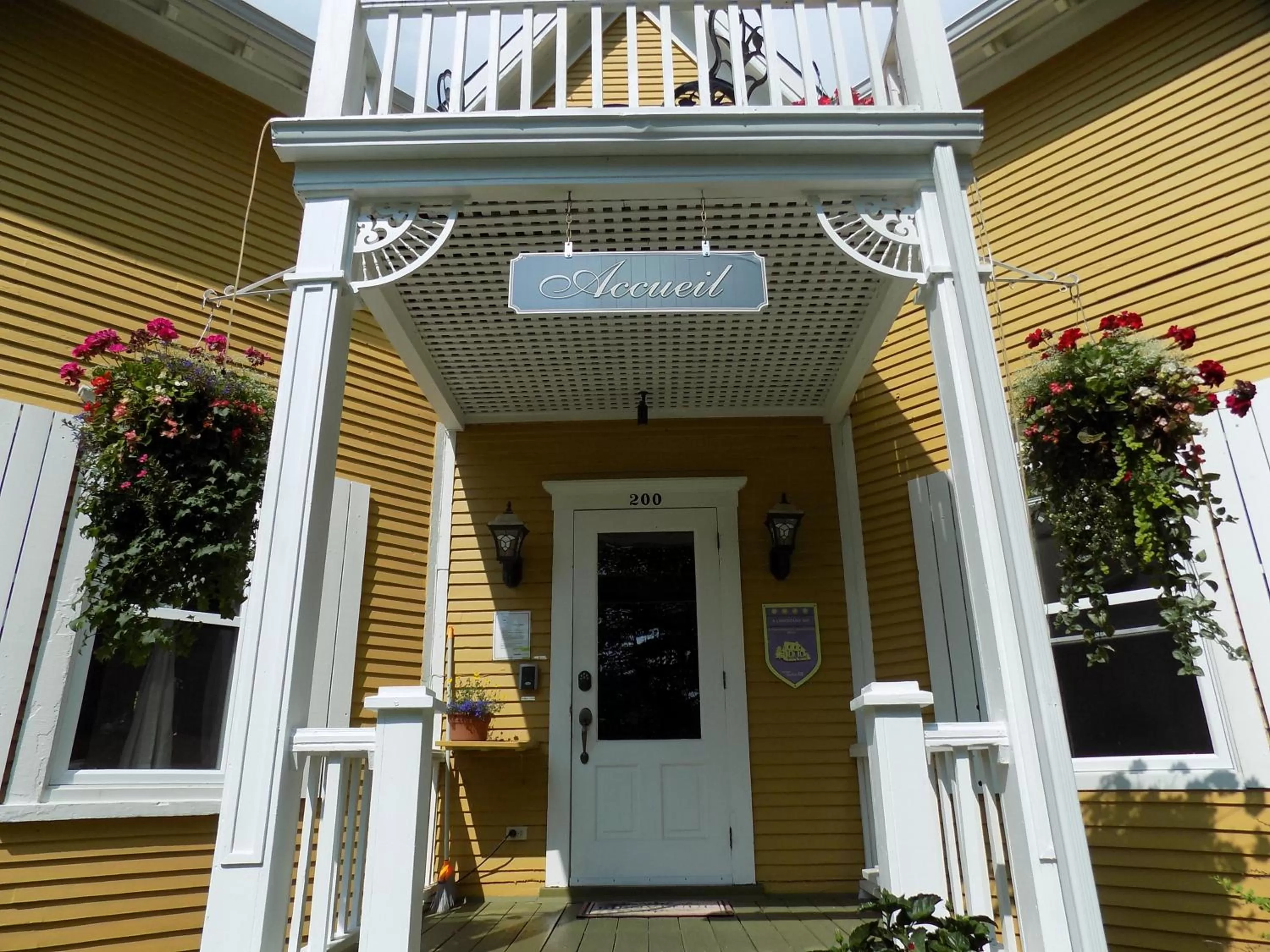 Facade/entrance in À L'Ancestrale B&B