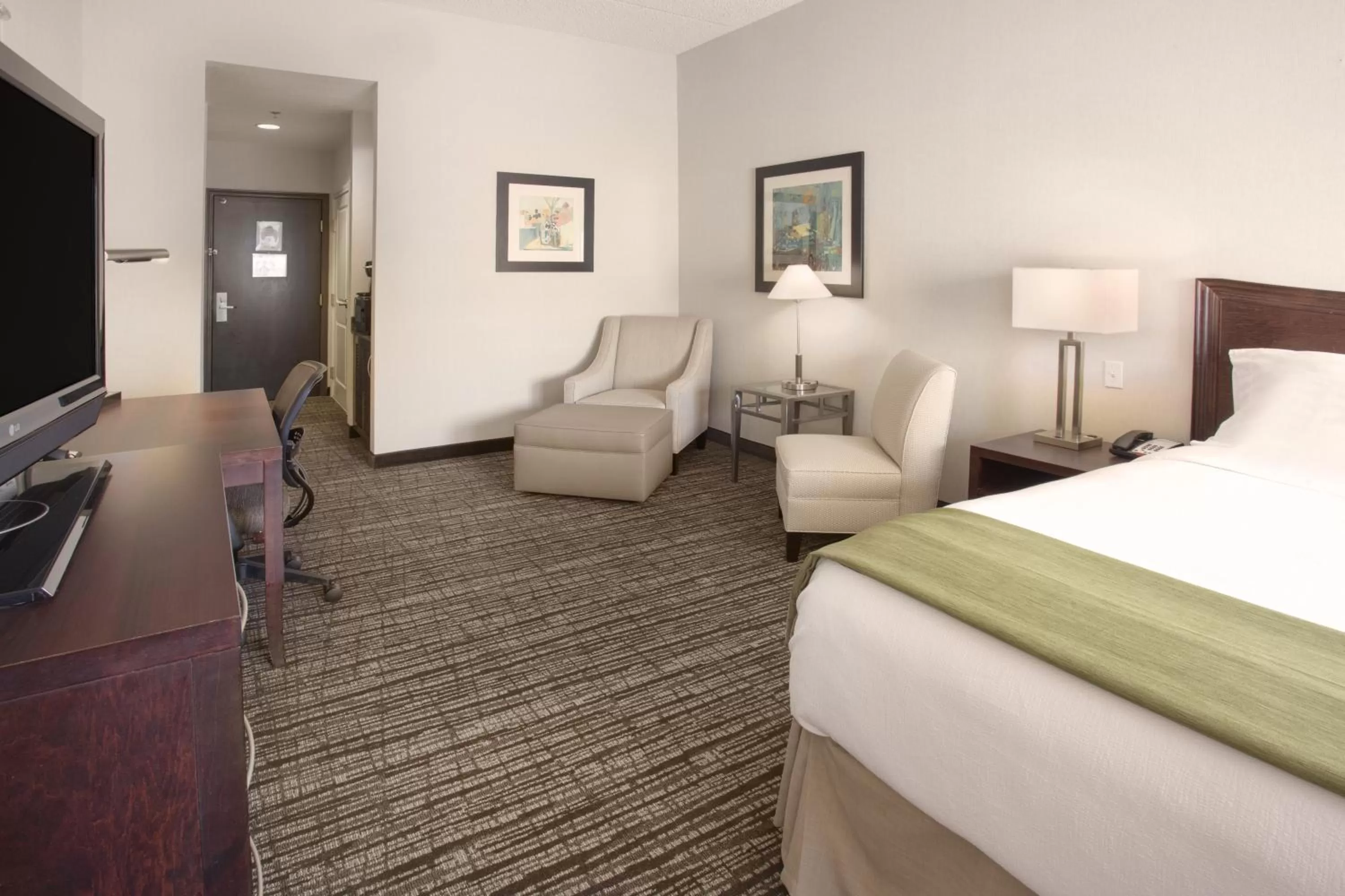 Photo of the whole room, Bed in Holiday Inn Scottsdale North- Airpark by IHG
