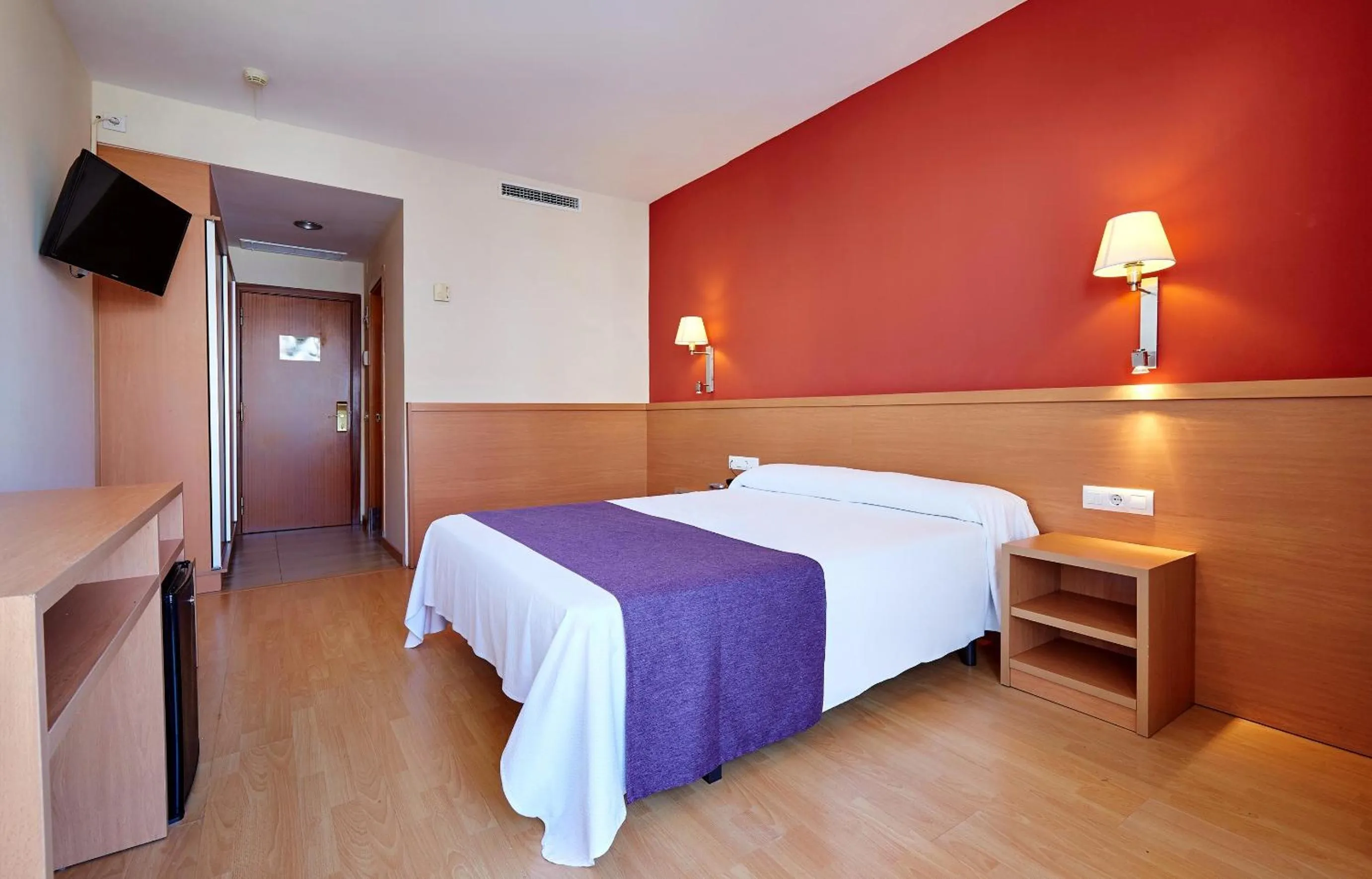 Bed in Hotel Surf Mar