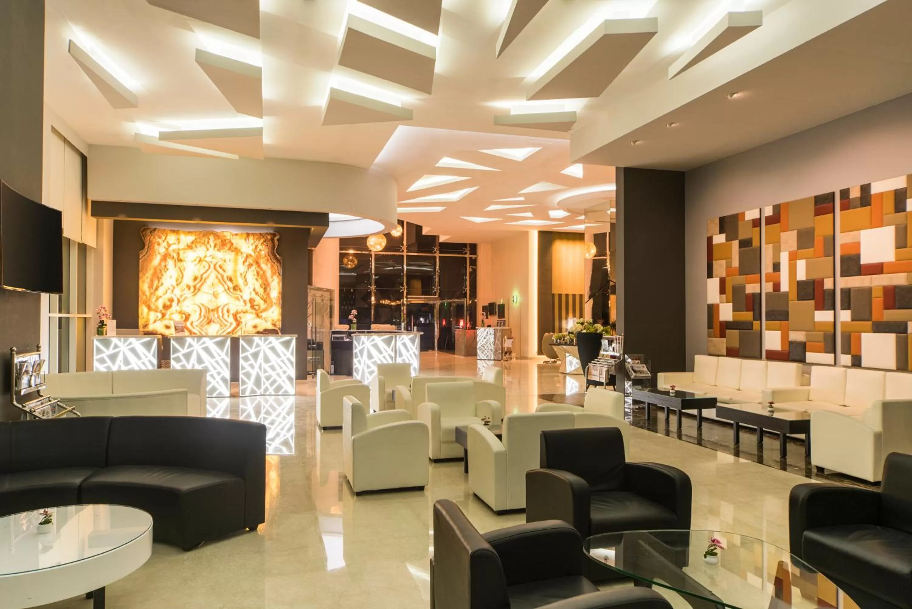 Lobby or reception in Best Western Plus Doha