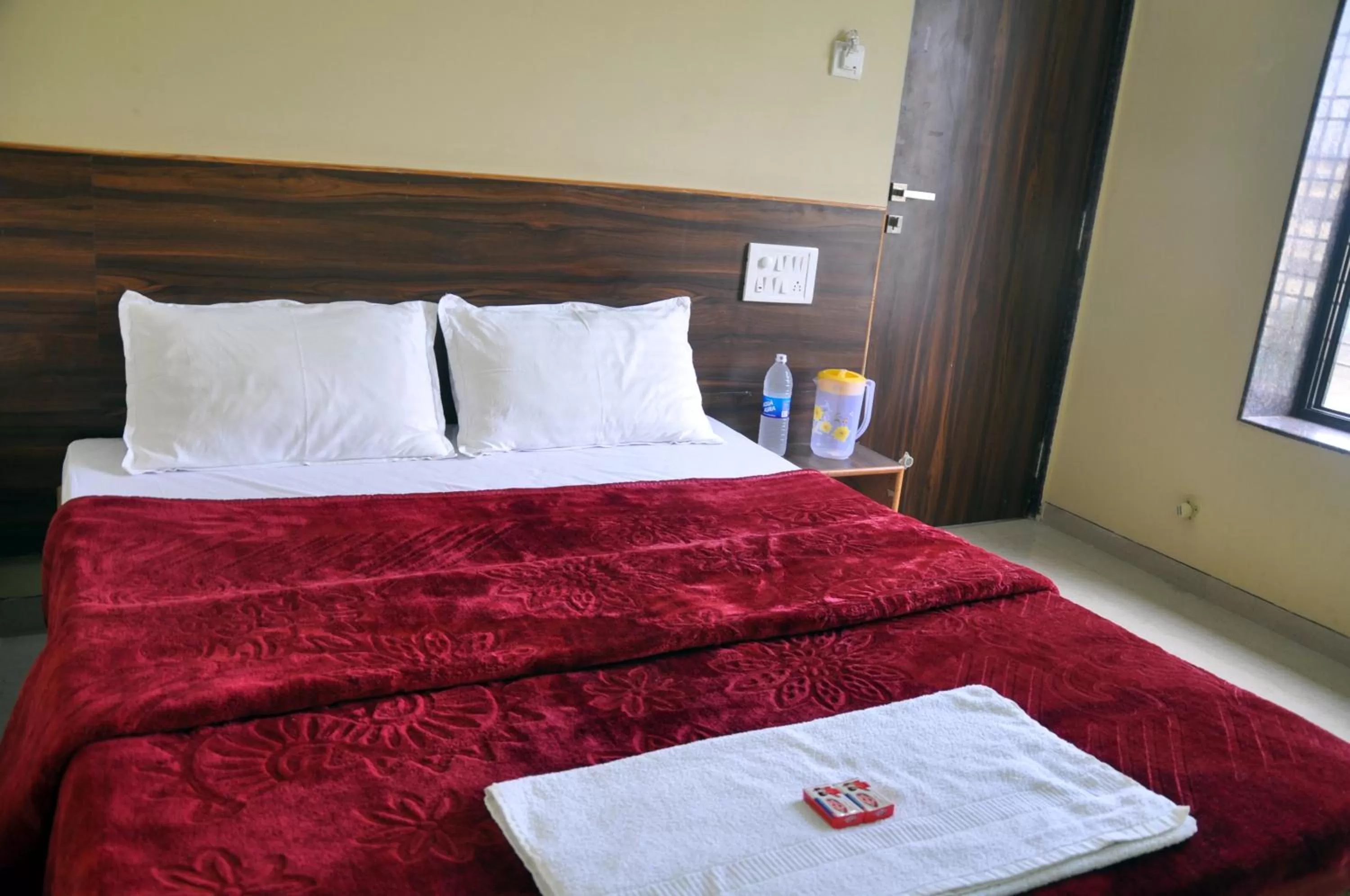 Photo of the whole room, Bed in Sukrangu Palace