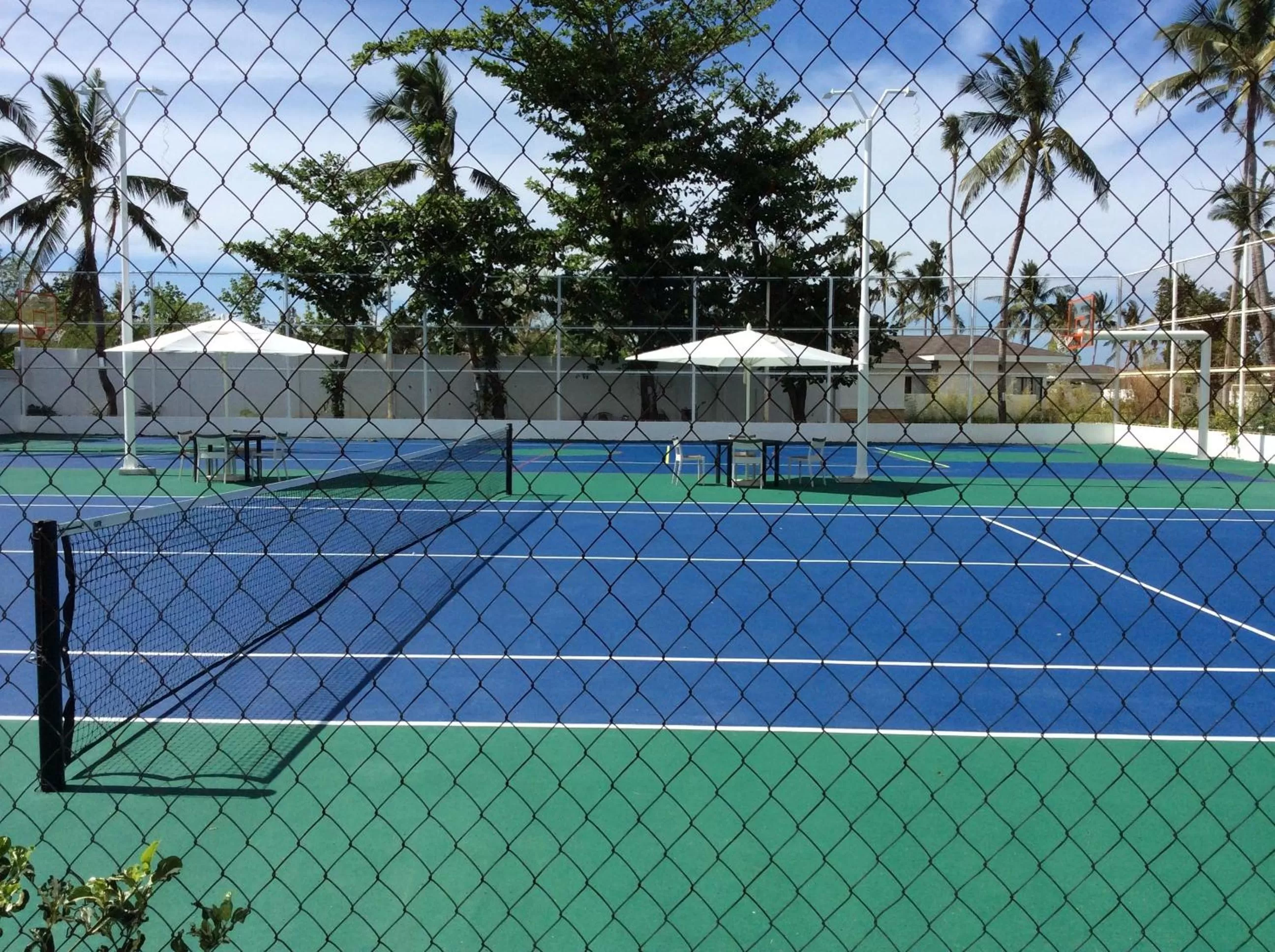 Tennis court in Kandaya Resort