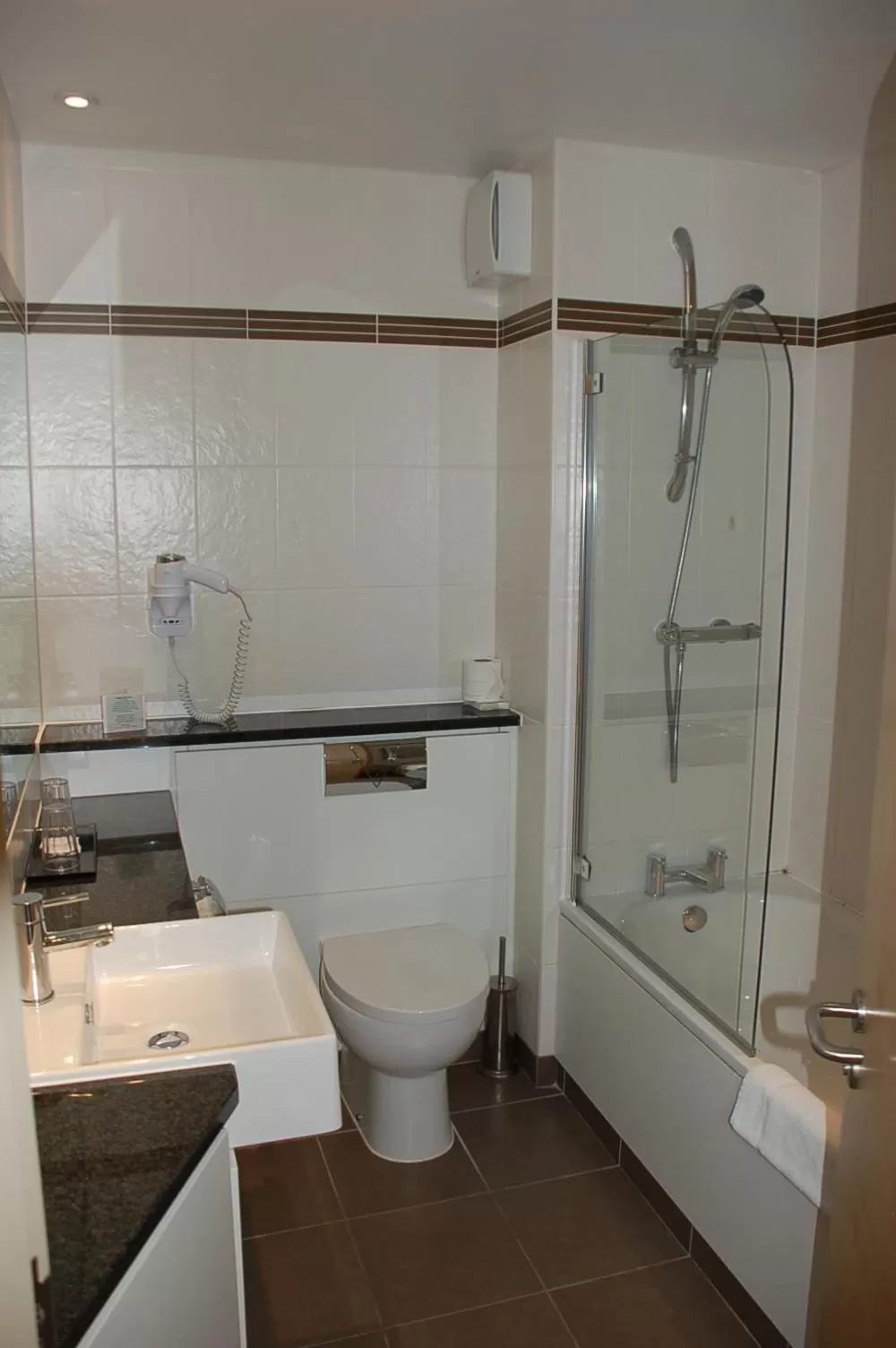 Bathroom in Kings Court Hotel Alcester, BW Signature Collection