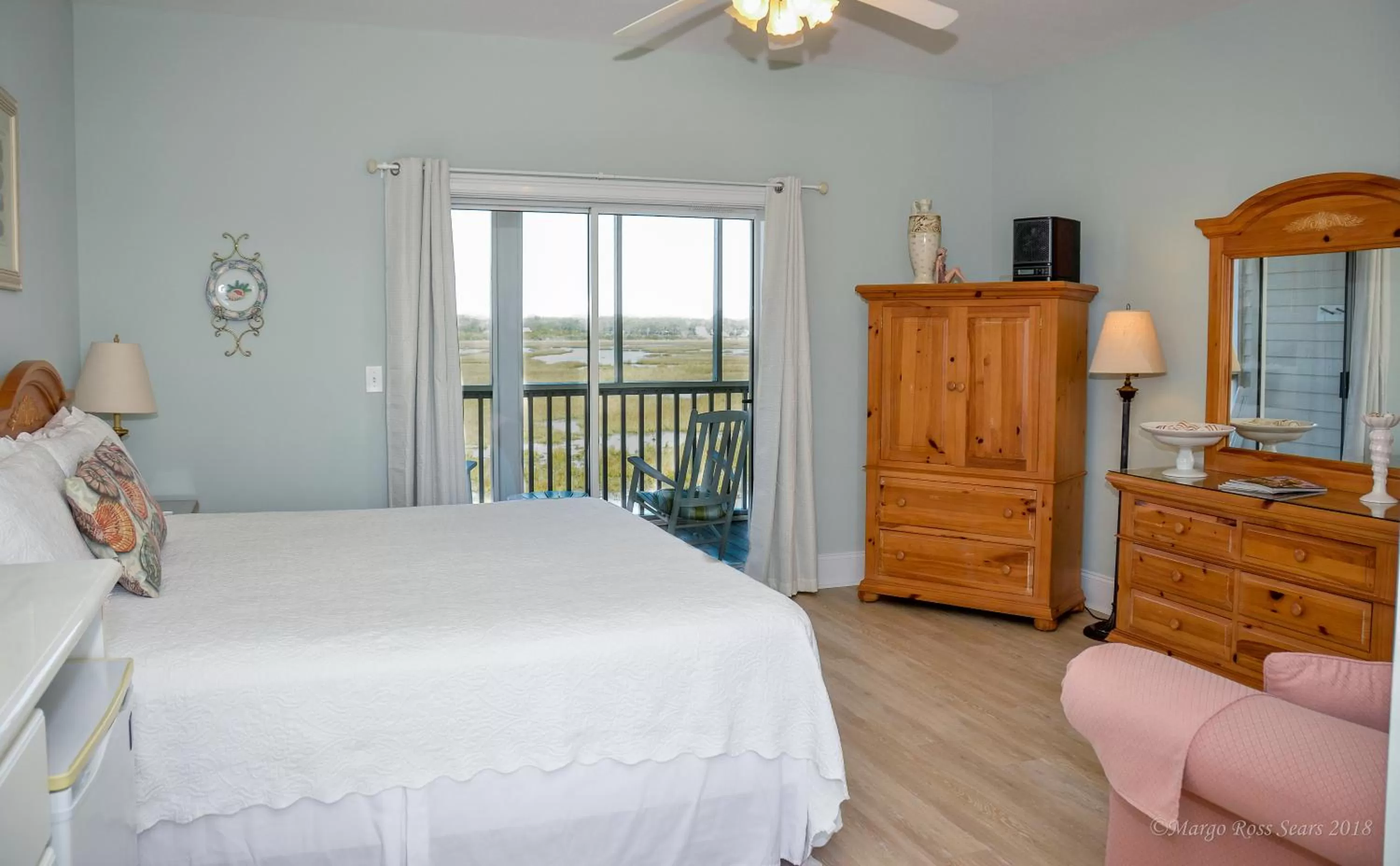 Bed in The Sunset Inn