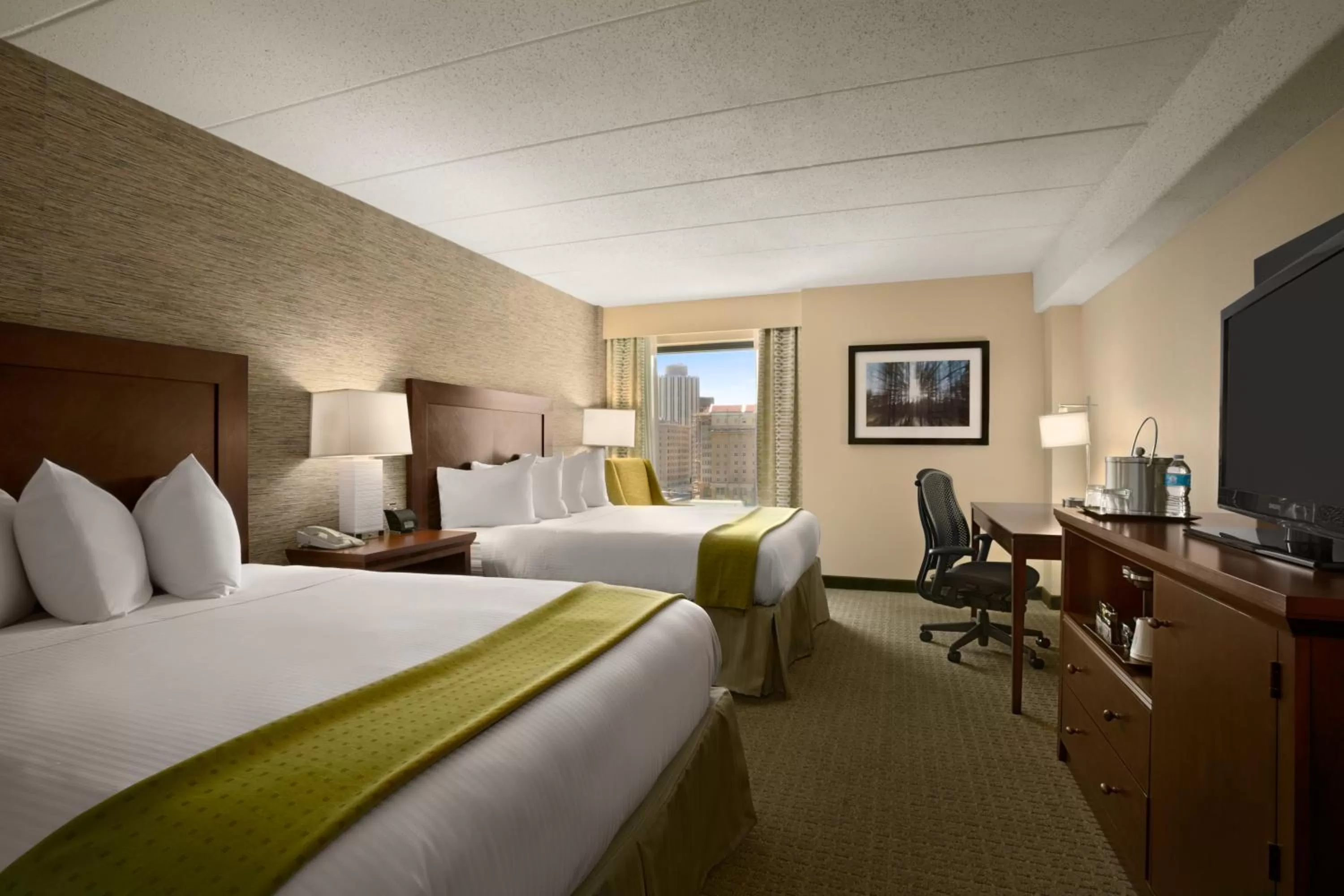 Deluxe Queen Room with Two Queen Beds in Wyndham Pittsburgh University Center