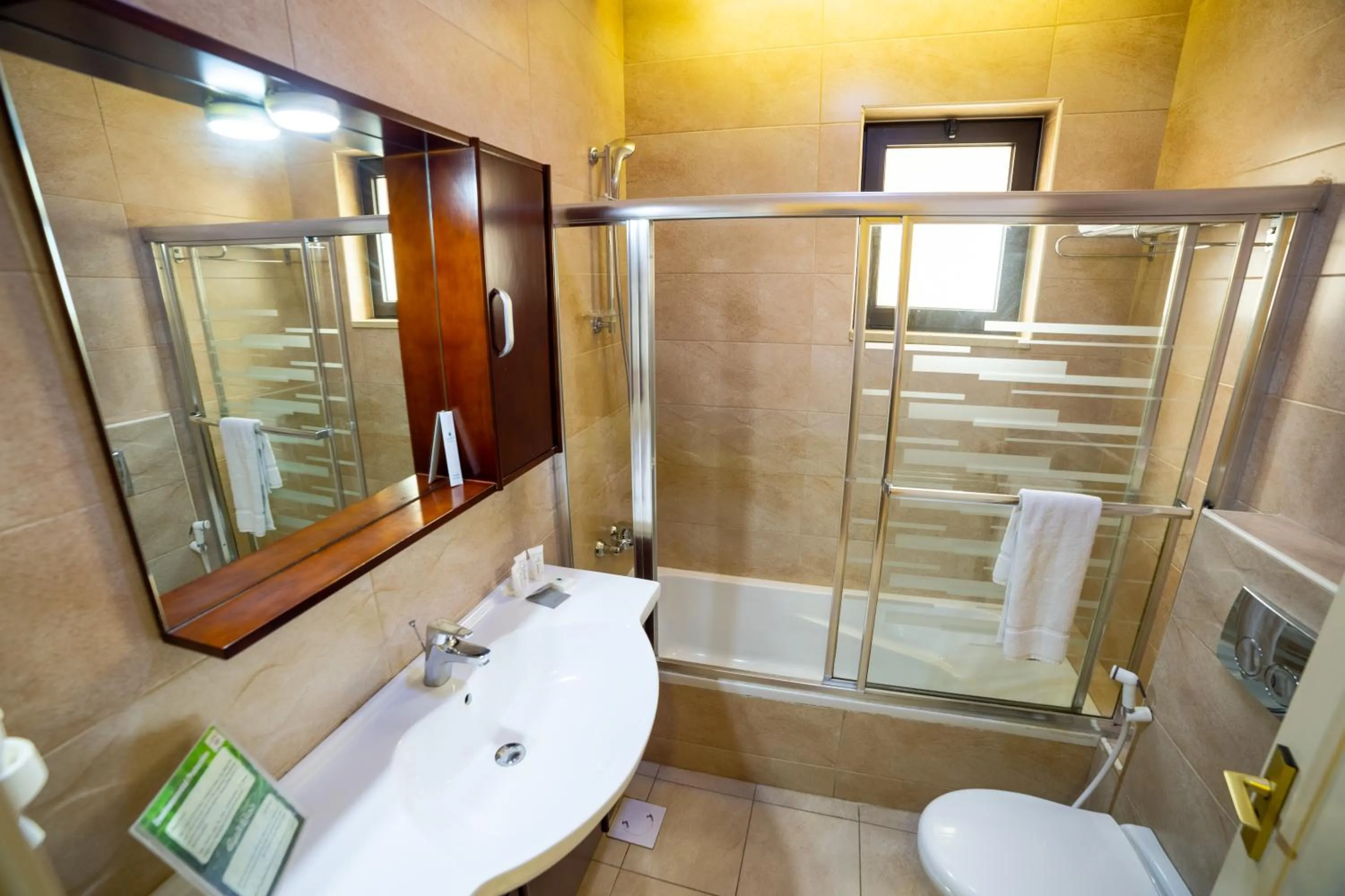 Bathroom in Comfort Hotel Suites