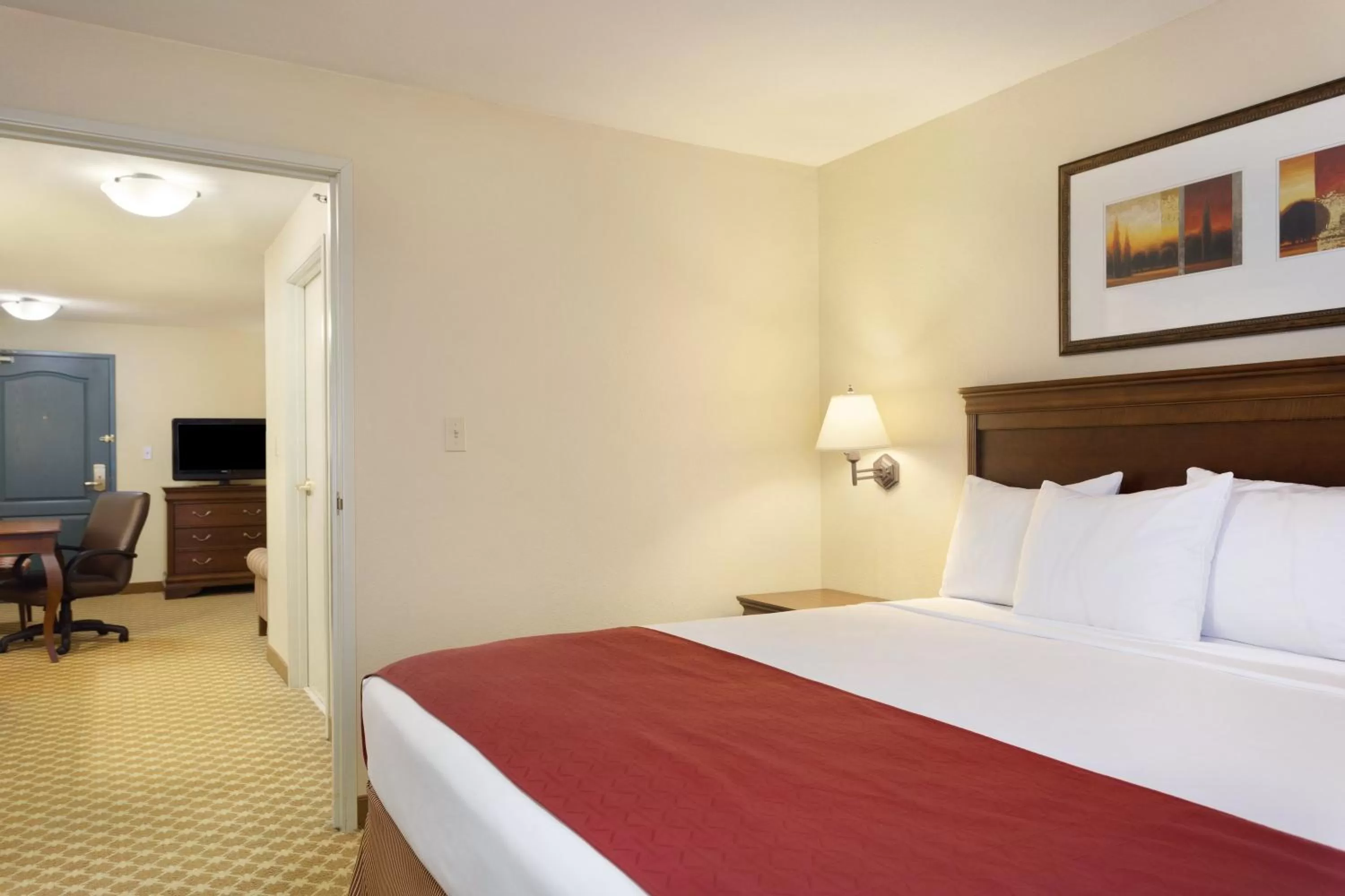 One-Bedroom King Suite - Non-Smoking in Country Inn & Suites by Radisson, Nevada, MO