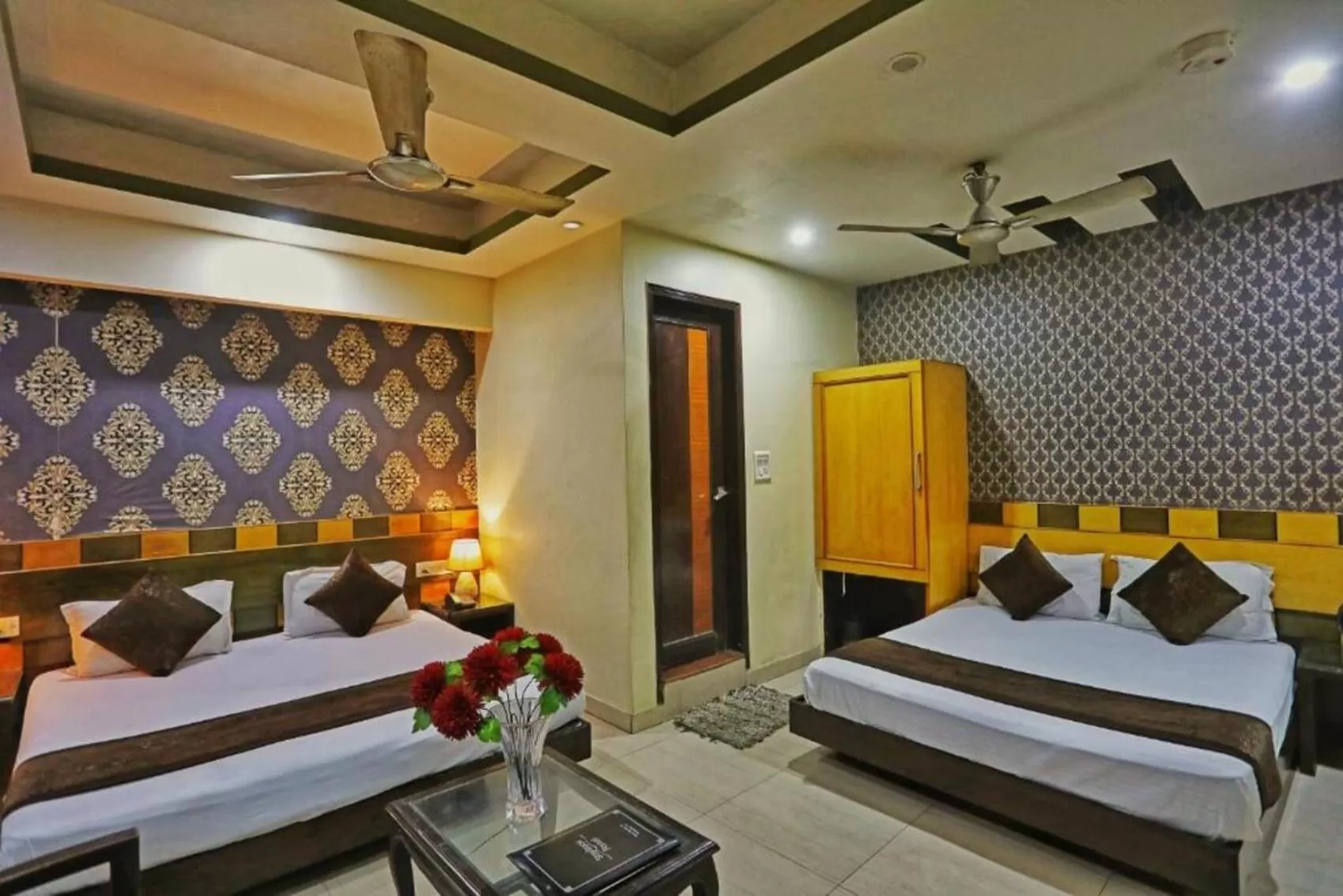 Bed in Staybook - Hotel City Stories - By Aira Xing, Paharganj, New Delhi