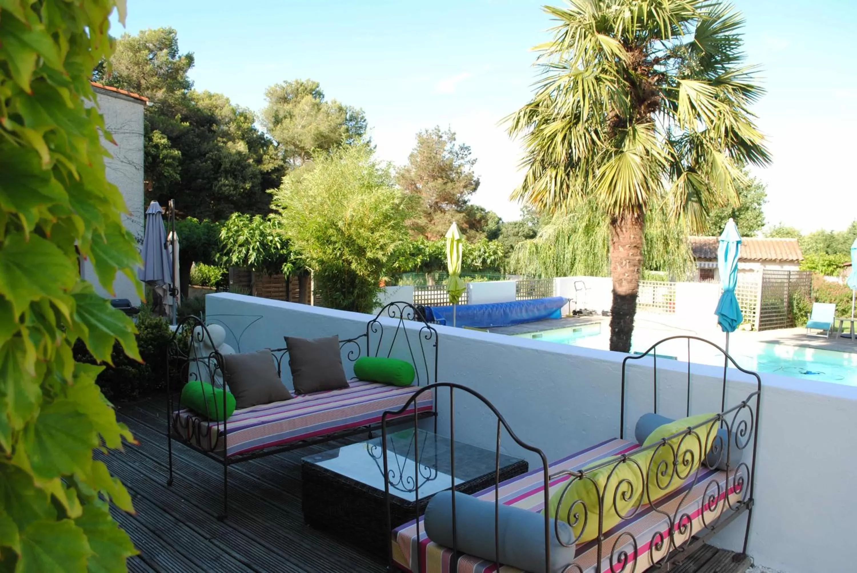 Patio, Swimming Pool in Chambres d'hôtes & Spa le Relais de la Cavayere