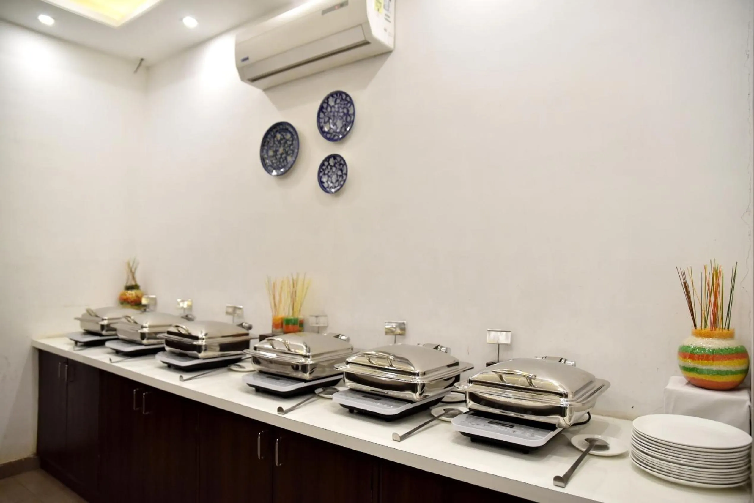 Restaurant/places to eat in Hotel Gandharva- A Green Hotel