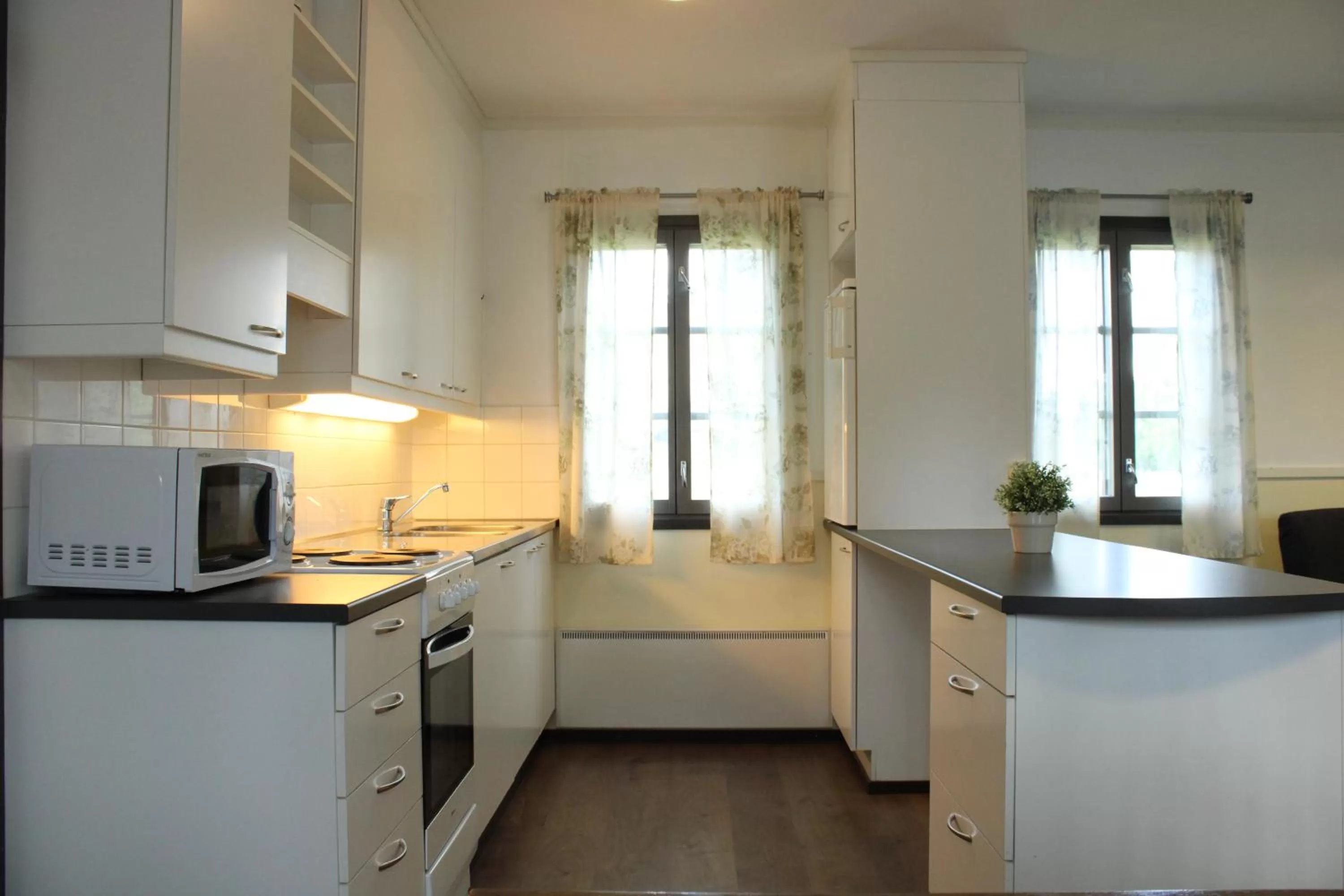 Kitchen or kitchenette, Kitchen/Kitchenette in Visulahti Cottages
