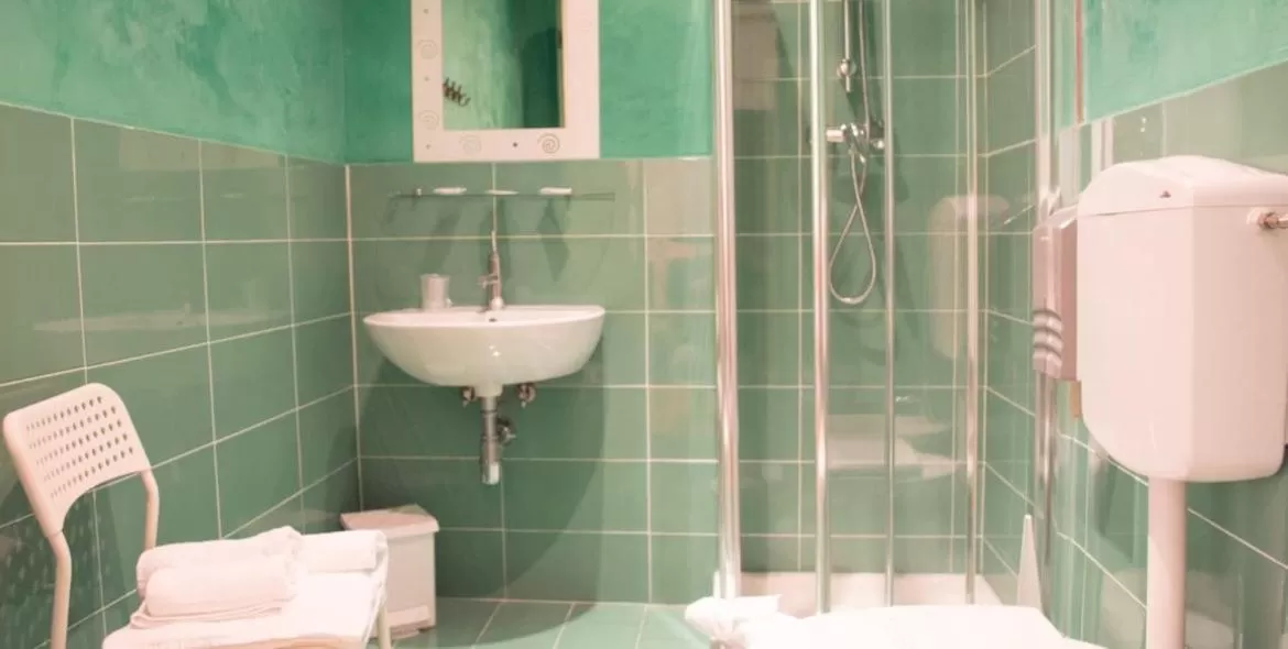 Shower in Guerrini Hotel