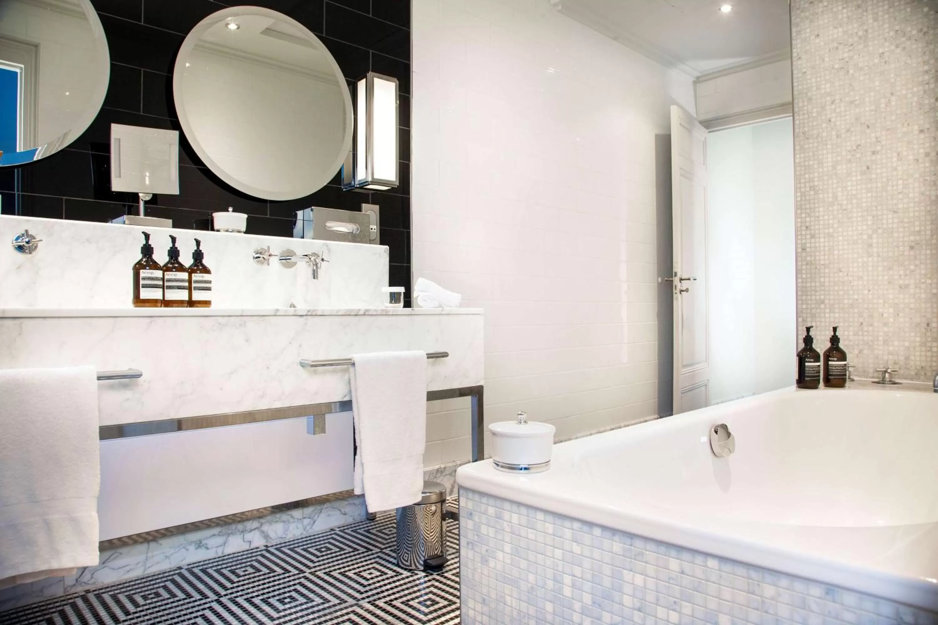 Bathroom in Waldorf Astoria Versailles - Trianon Palace