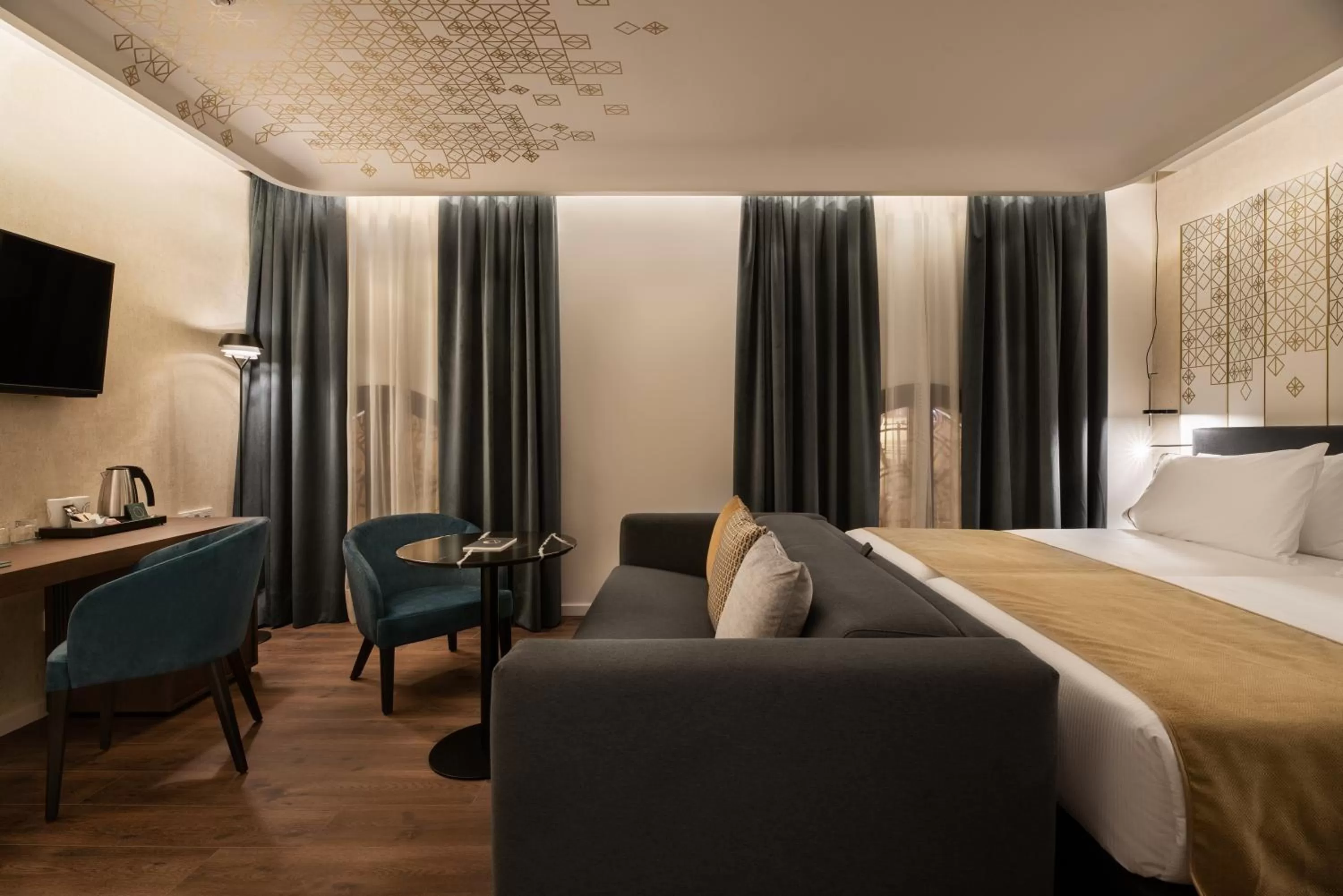 Photo of the whole room, Bed in Áurea Palacio de Correos by Eurostars Hotel Company