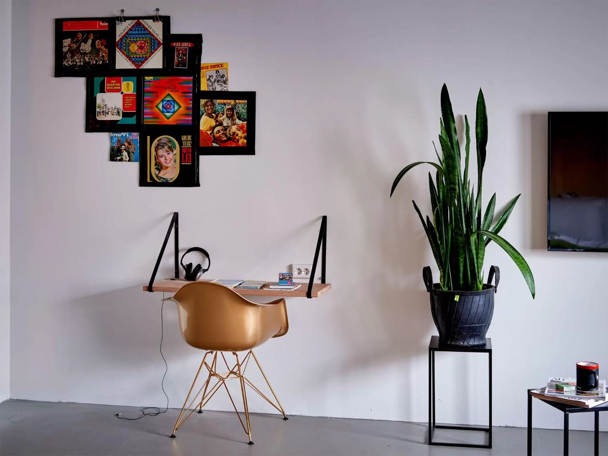 Bedroom in Q-Factory Hotel