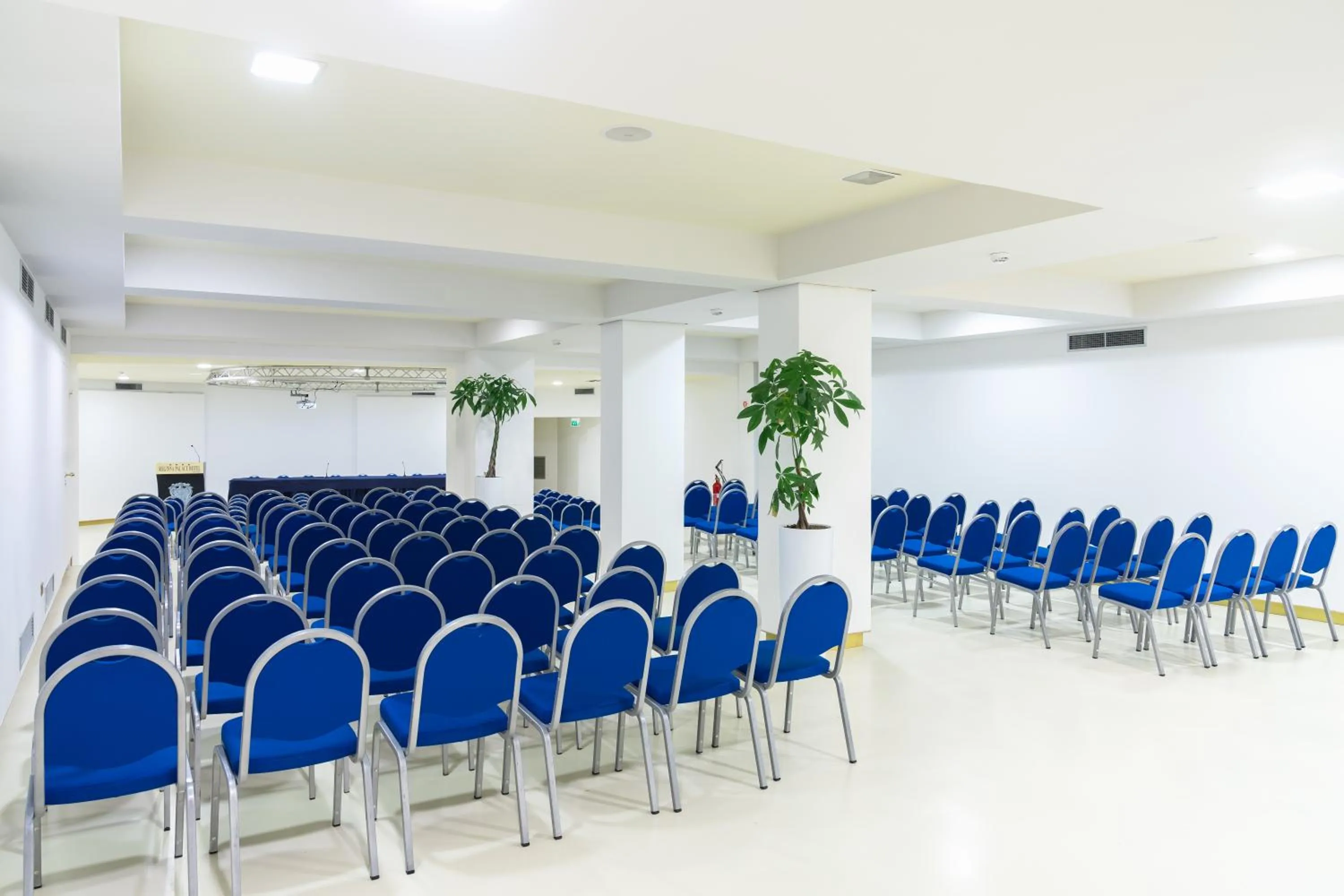 Meeting/conference room in Reginna Palace Hotel