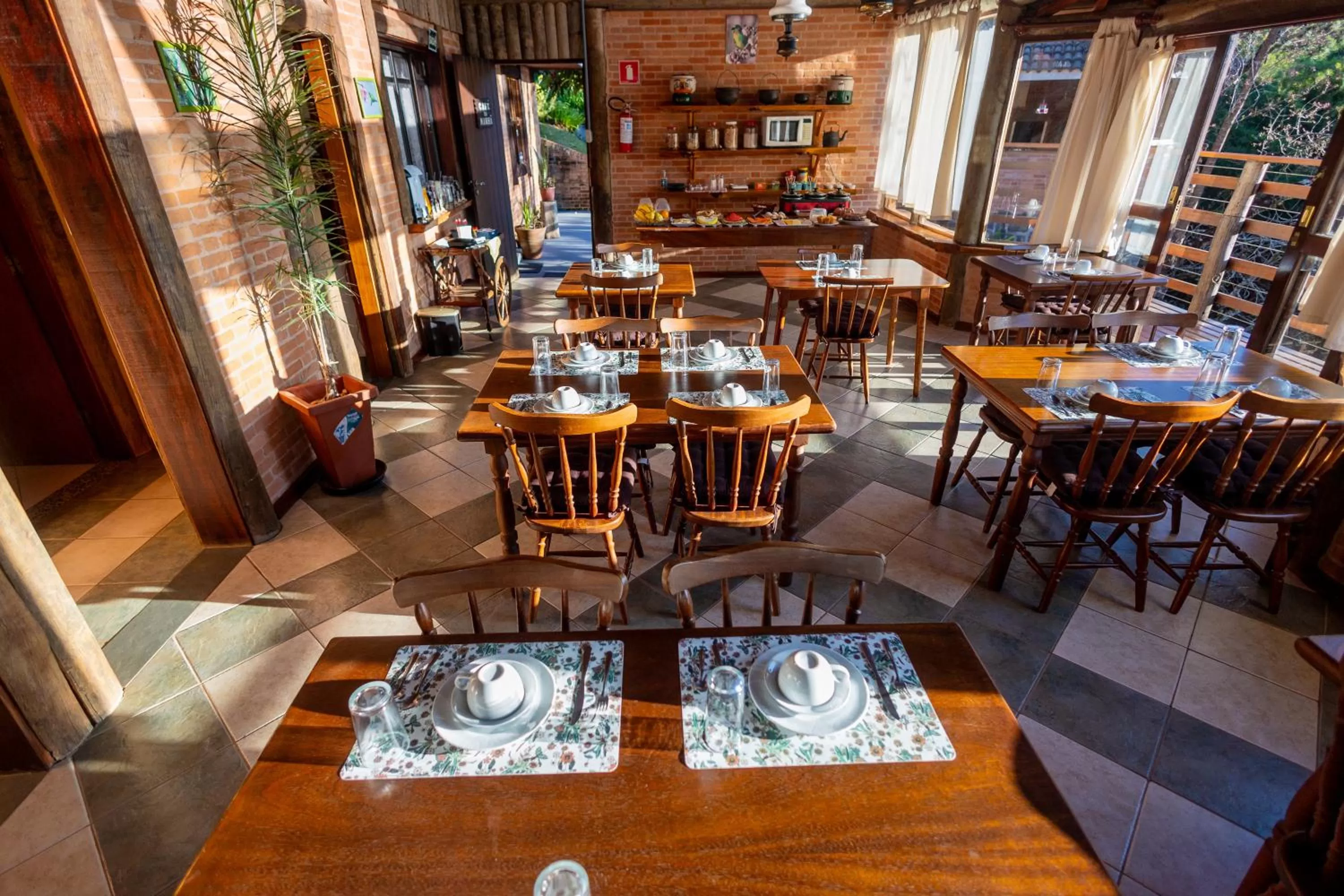 Restaurant/Places to Eat in Chalés 3 Pinheiros