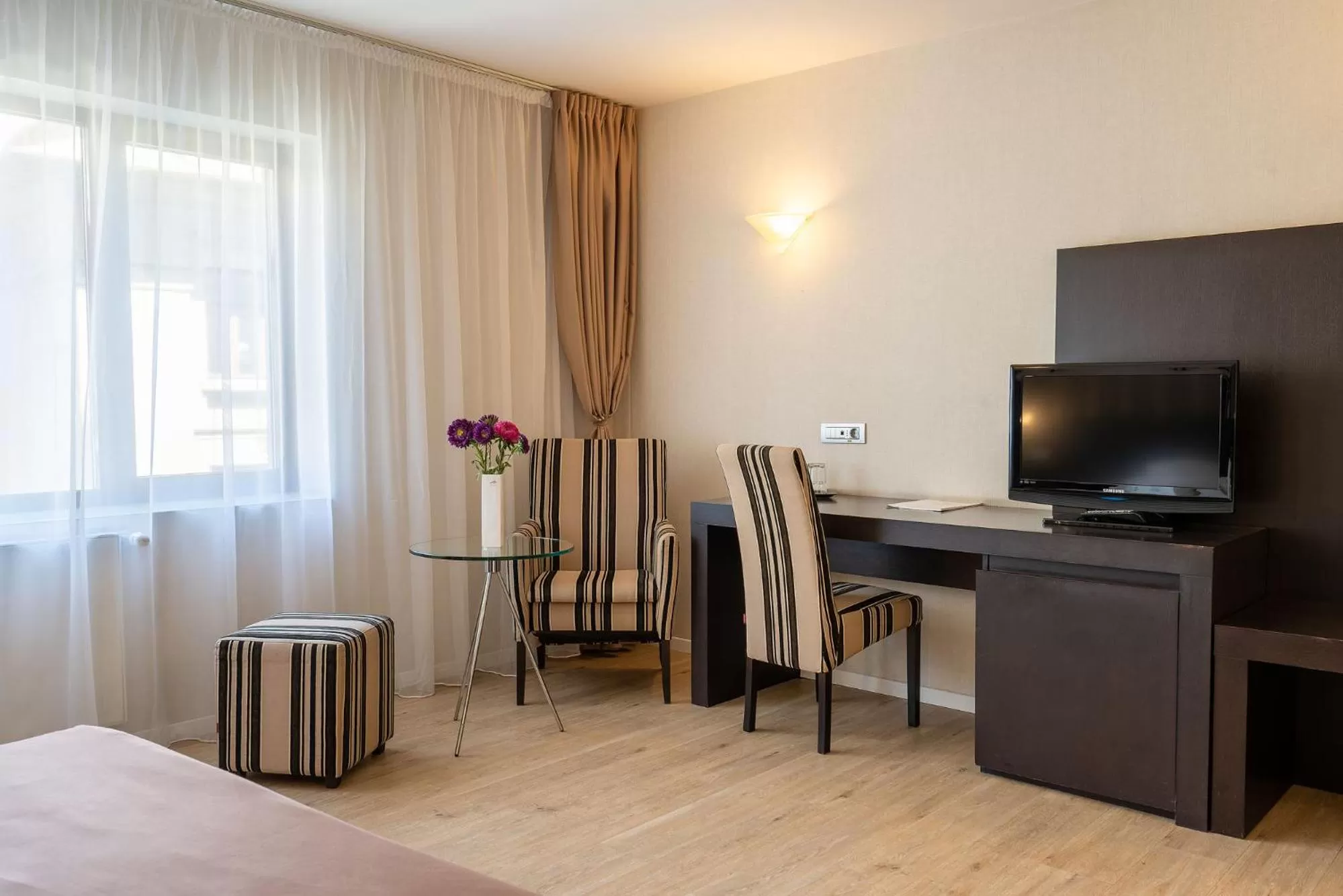 TV and multimedia, Bed in Hotel Parliament