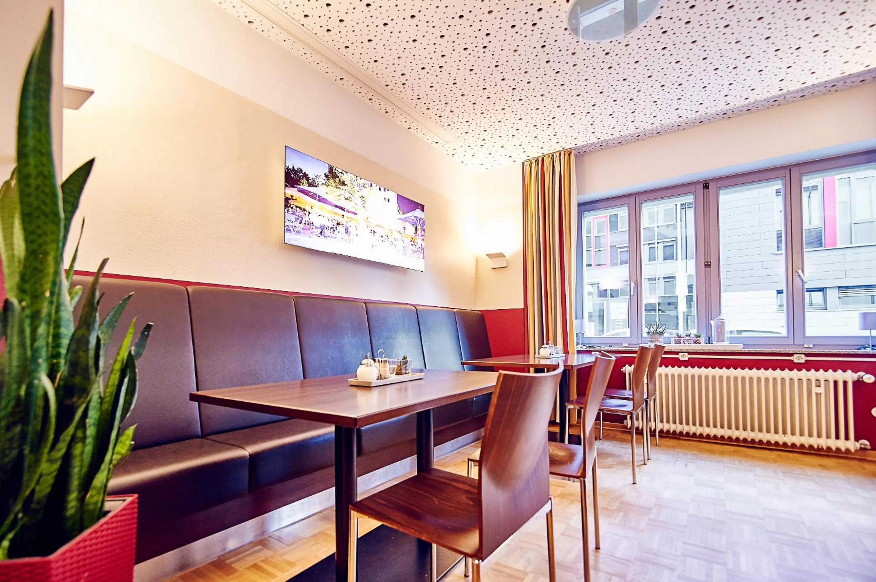 Restaurant/places to eat in DJH-Gästehaus Bermuda3Eck