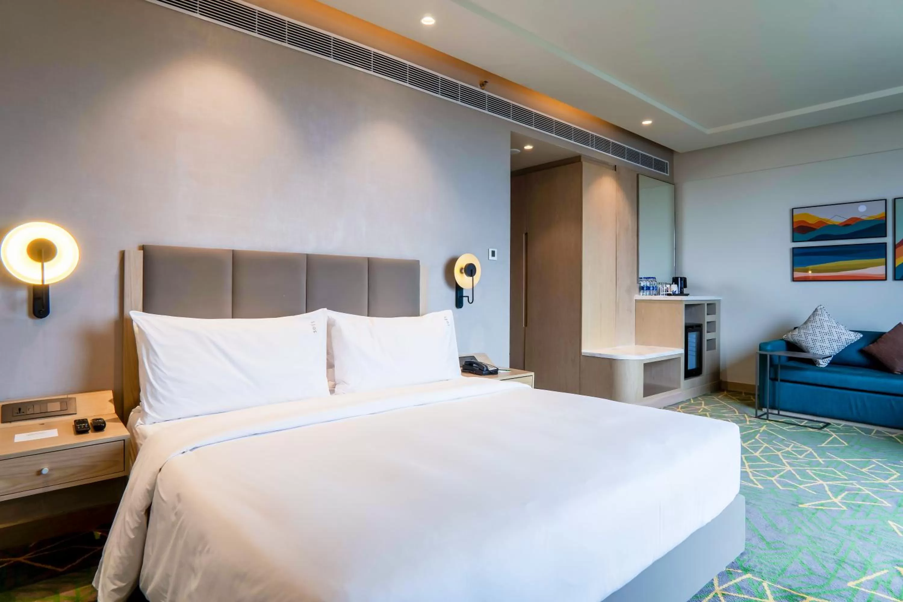 Toilet, Bed in Holiday Inn Katra Vaishno Devi by IHG