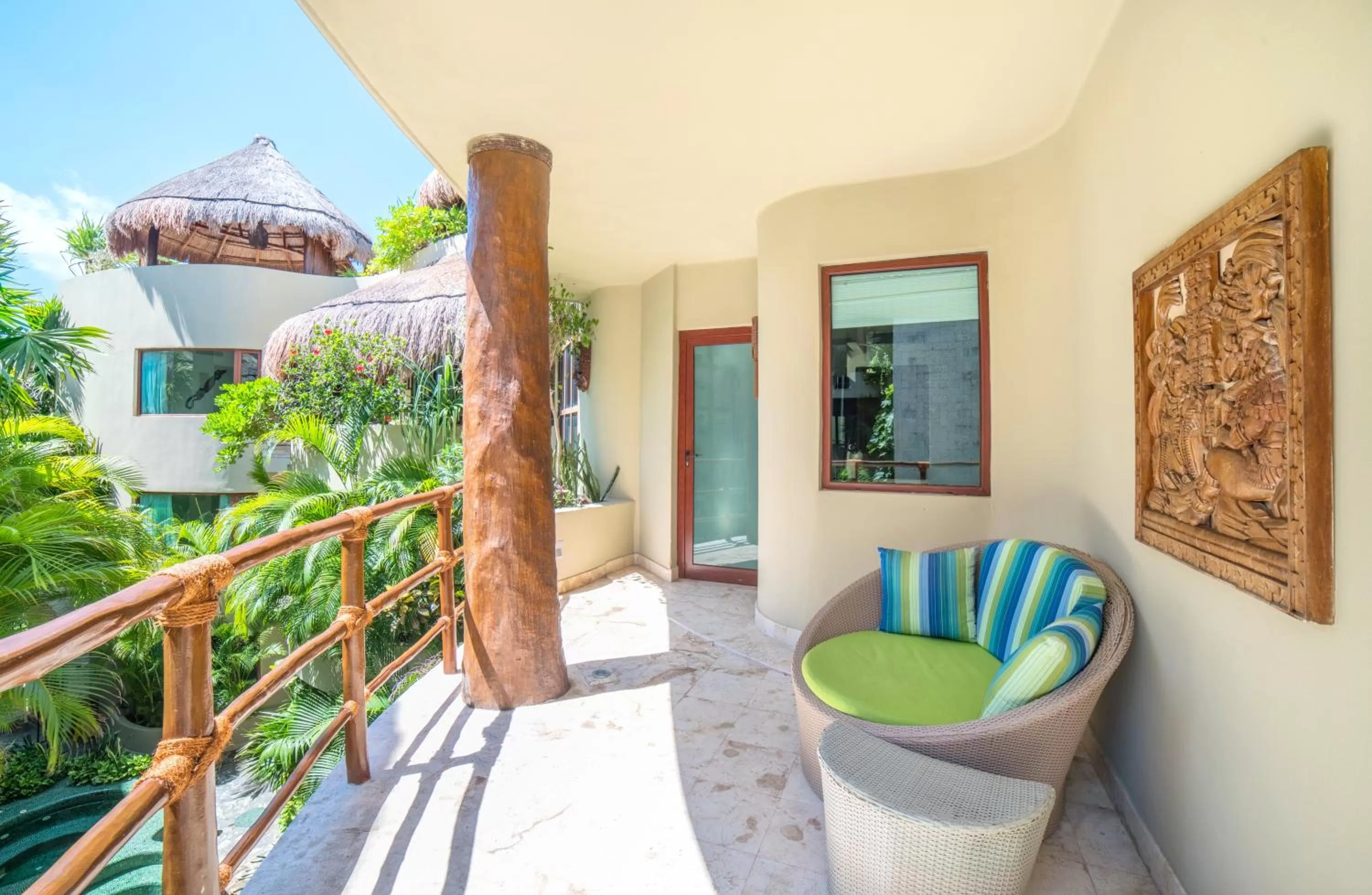 Balcony/Terrace in Maya Villa Condo Hotel and Beachclub