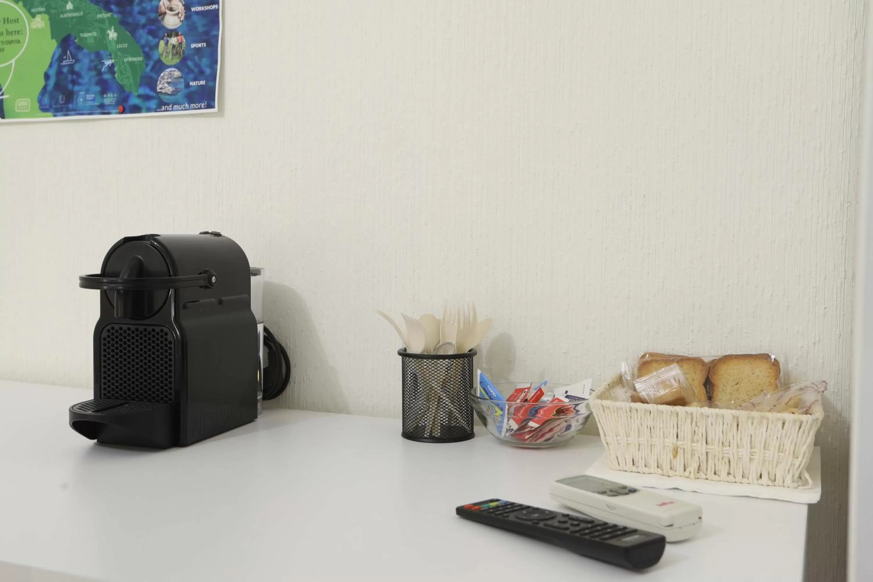 Food and drinks in Clorinda's rooms