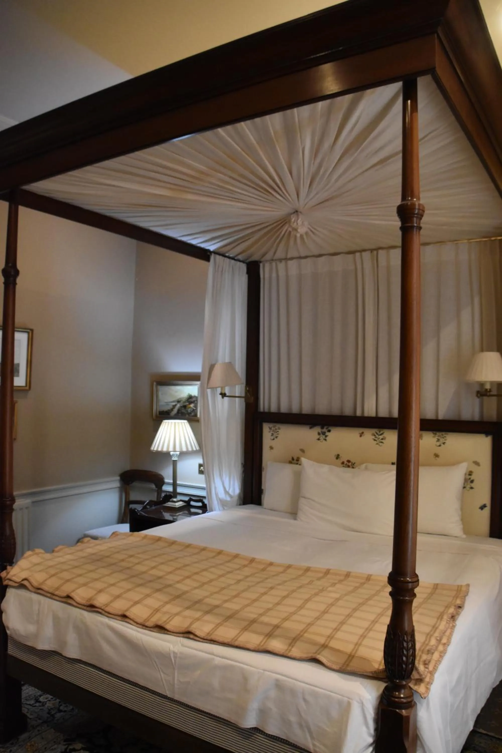 Bed in The Cranley Hotel