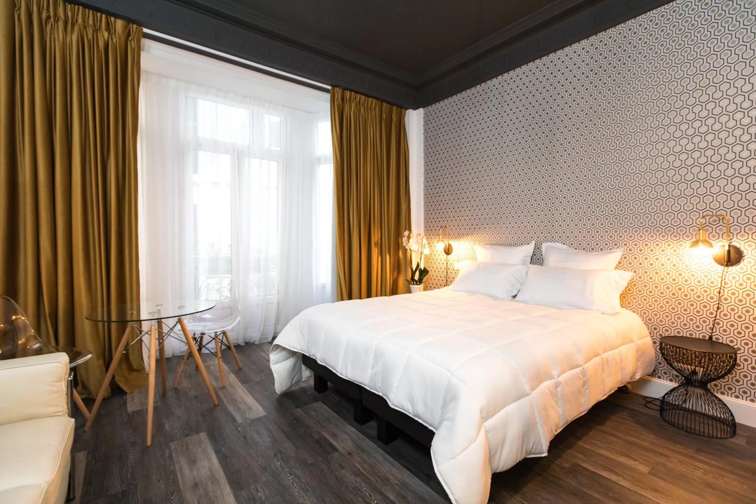 Photo of the whole room, Bed in Arome Hôtel