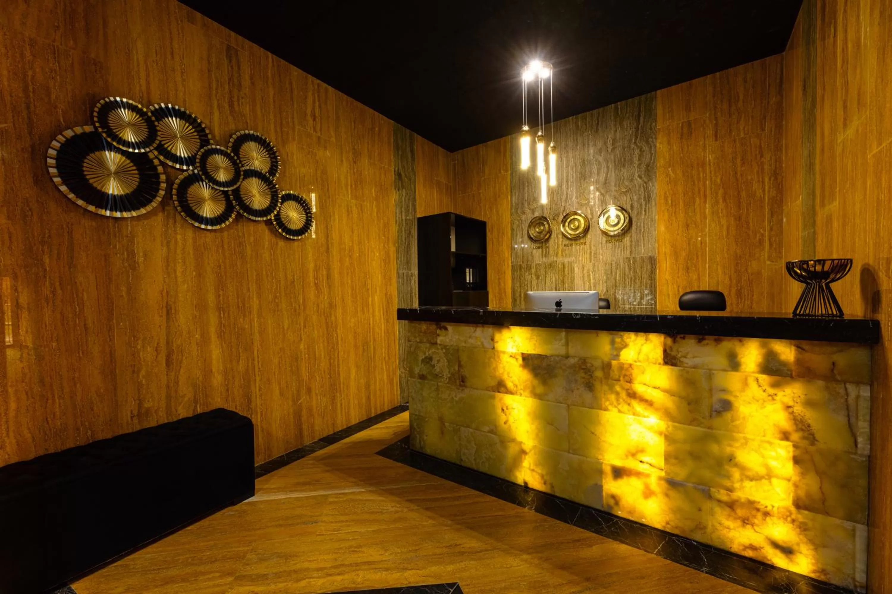 Staff, Lobby/Reception in Royal Plaza Hotel