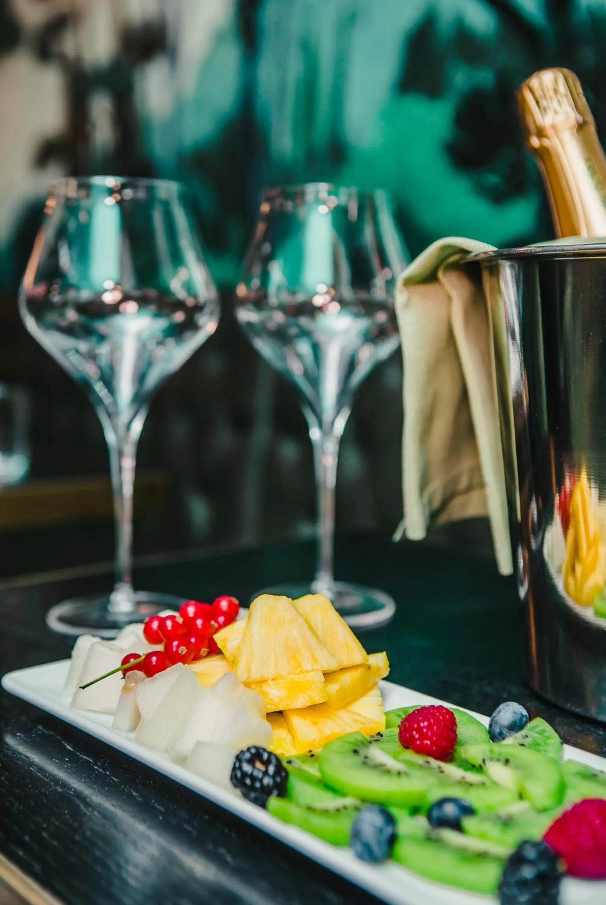 Restaurant/places to eat in Tree Charme Parliament Boutique Hotel