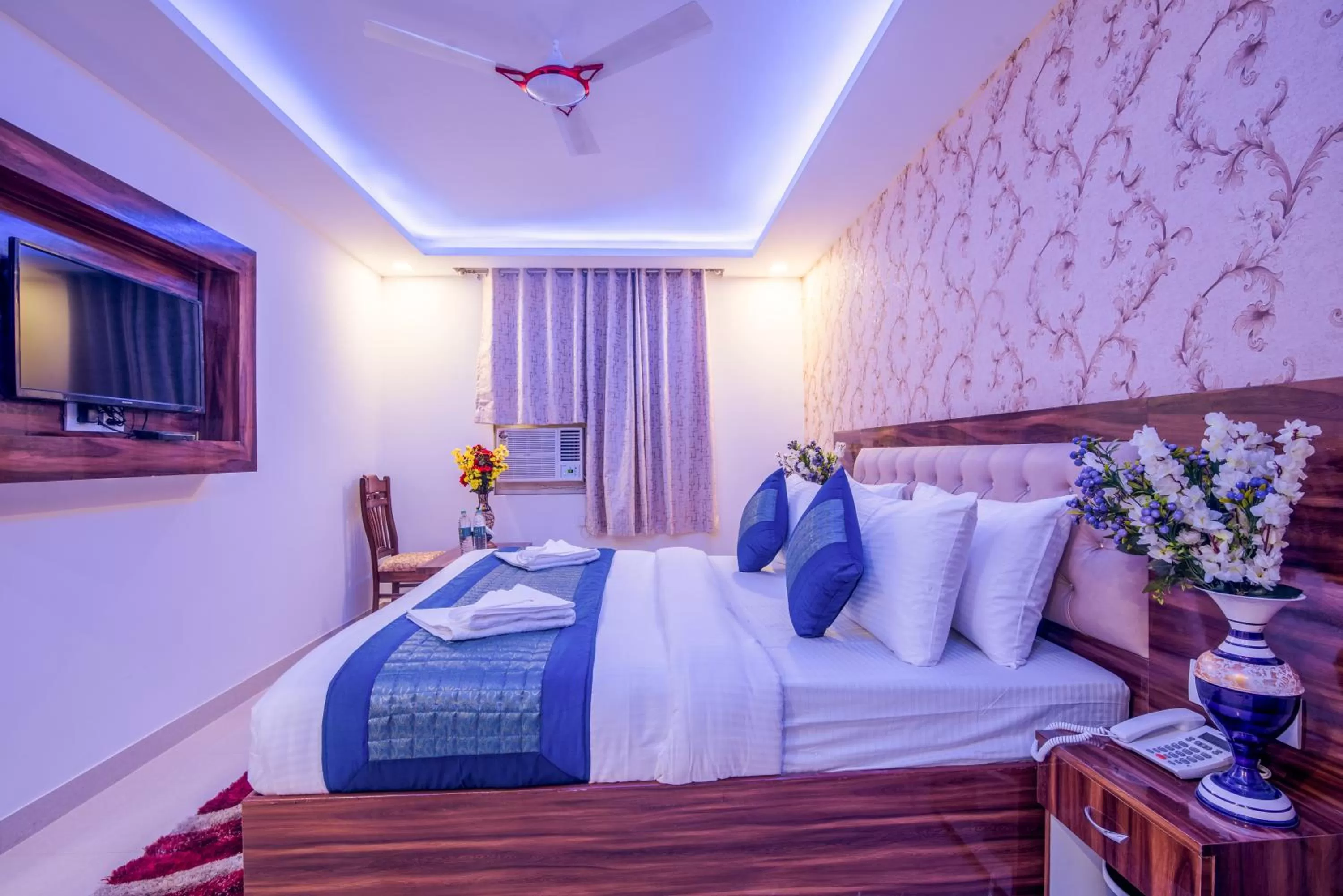 Bed in Hotel Festival Mahipalpur At Delhi Airport