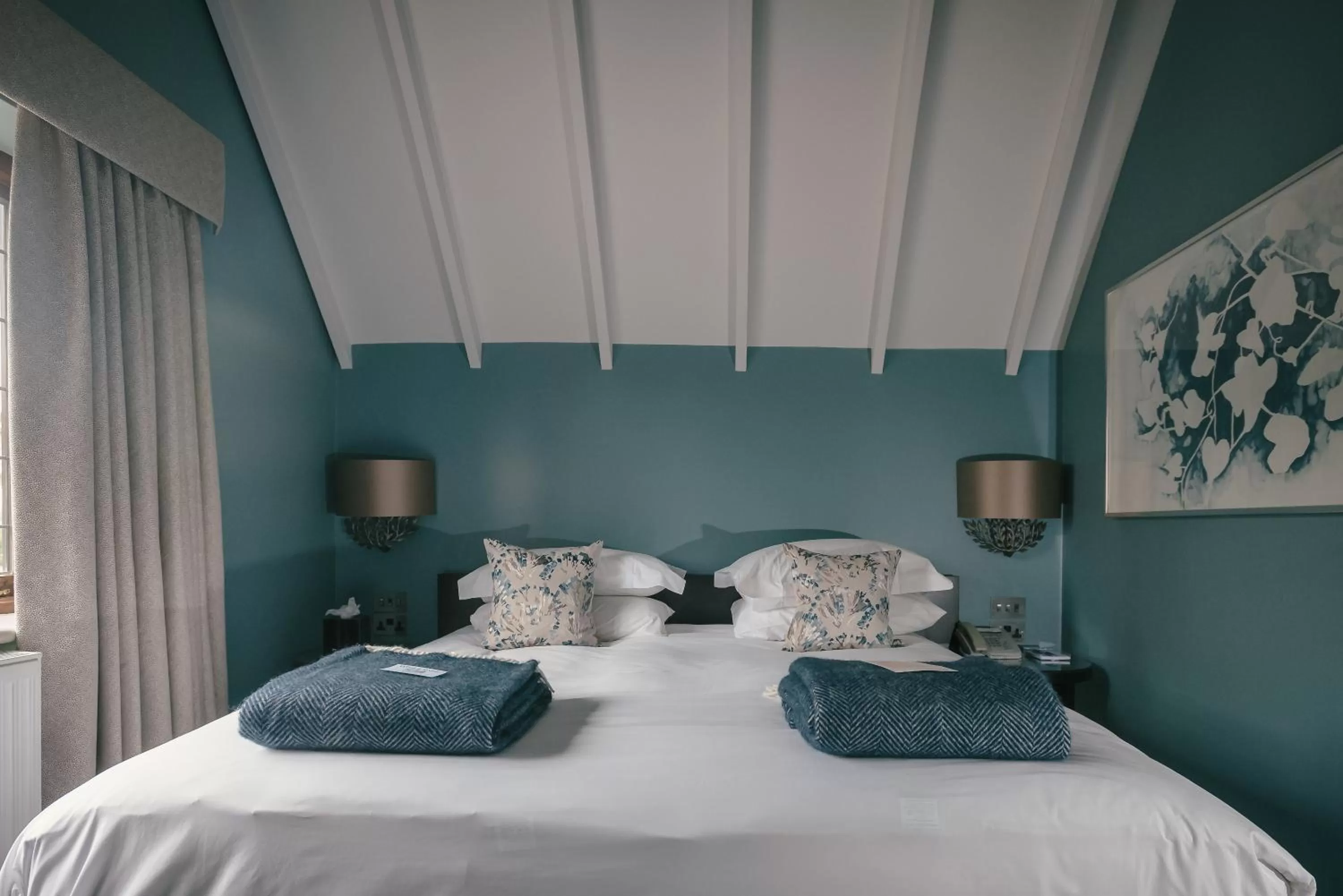 Bedroom, Bed in Hogarths Stone Manor