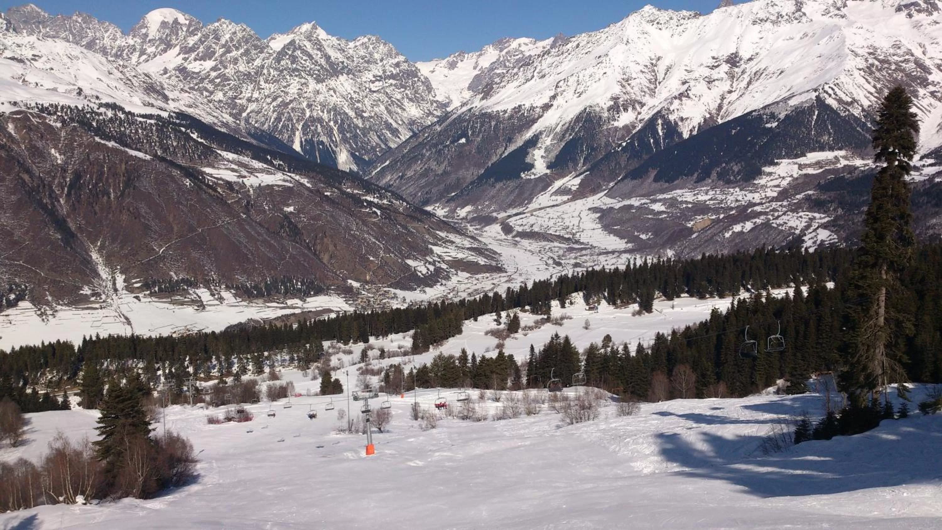 Skiing, Winter in Hotel Svanseti