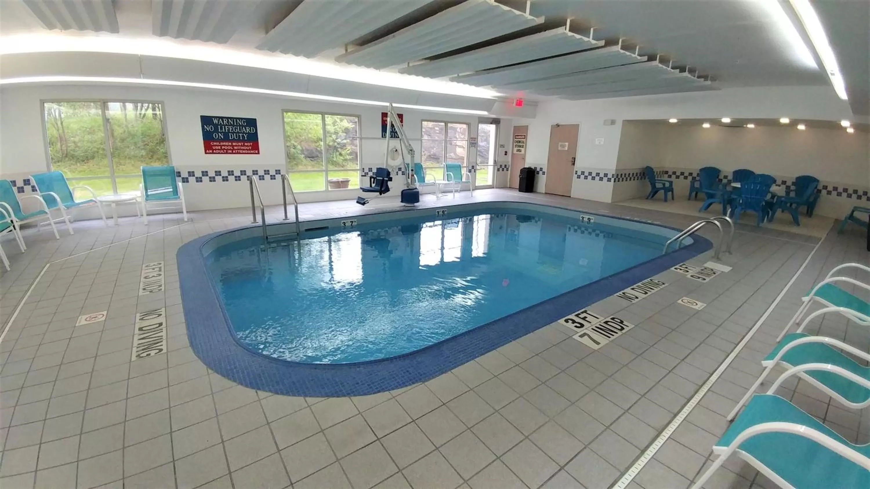 Swimming pool in AmericInn by Wyndham Duluth