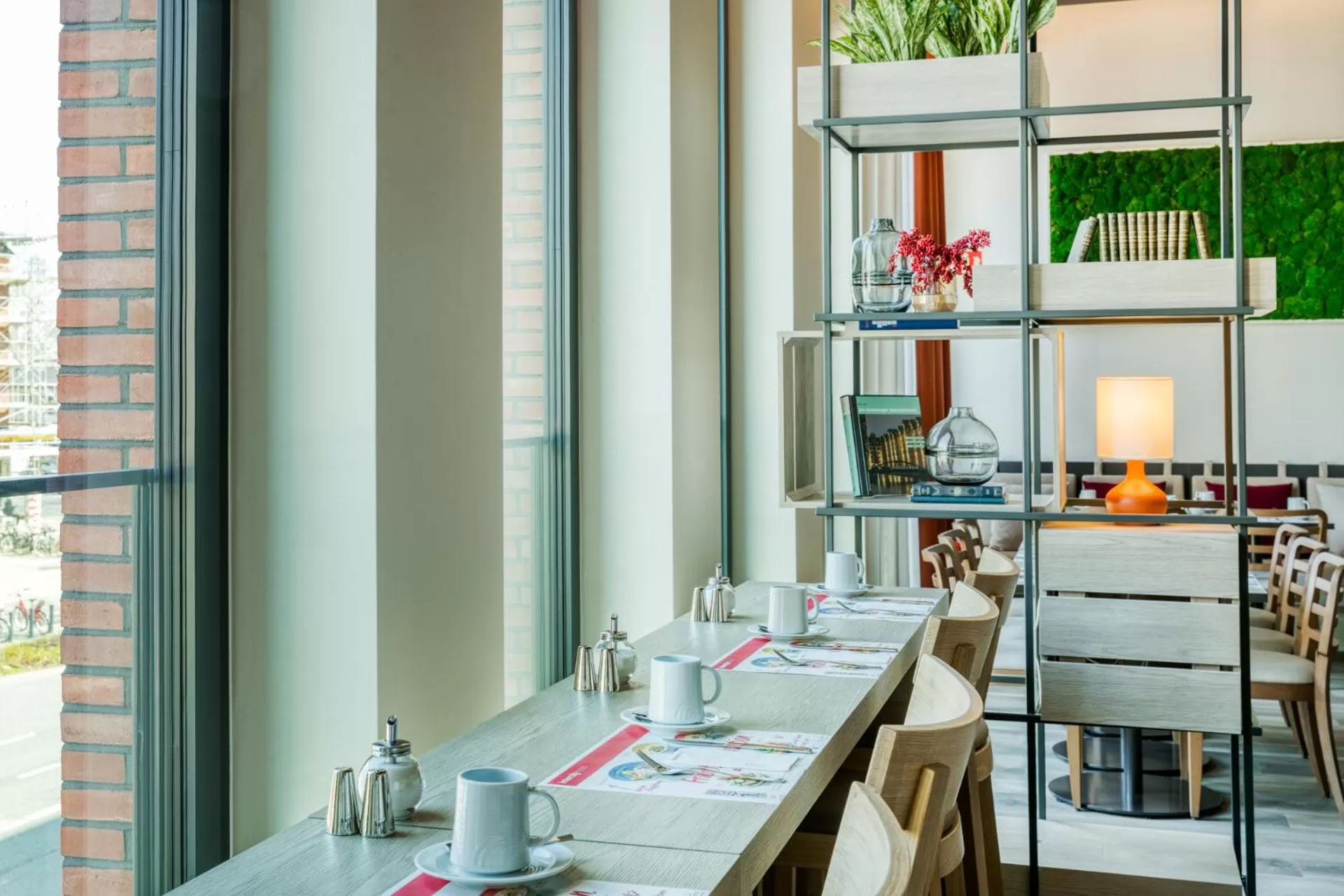 Restaurant/places to eat in IntercityHotel Hamburg-Barmbek