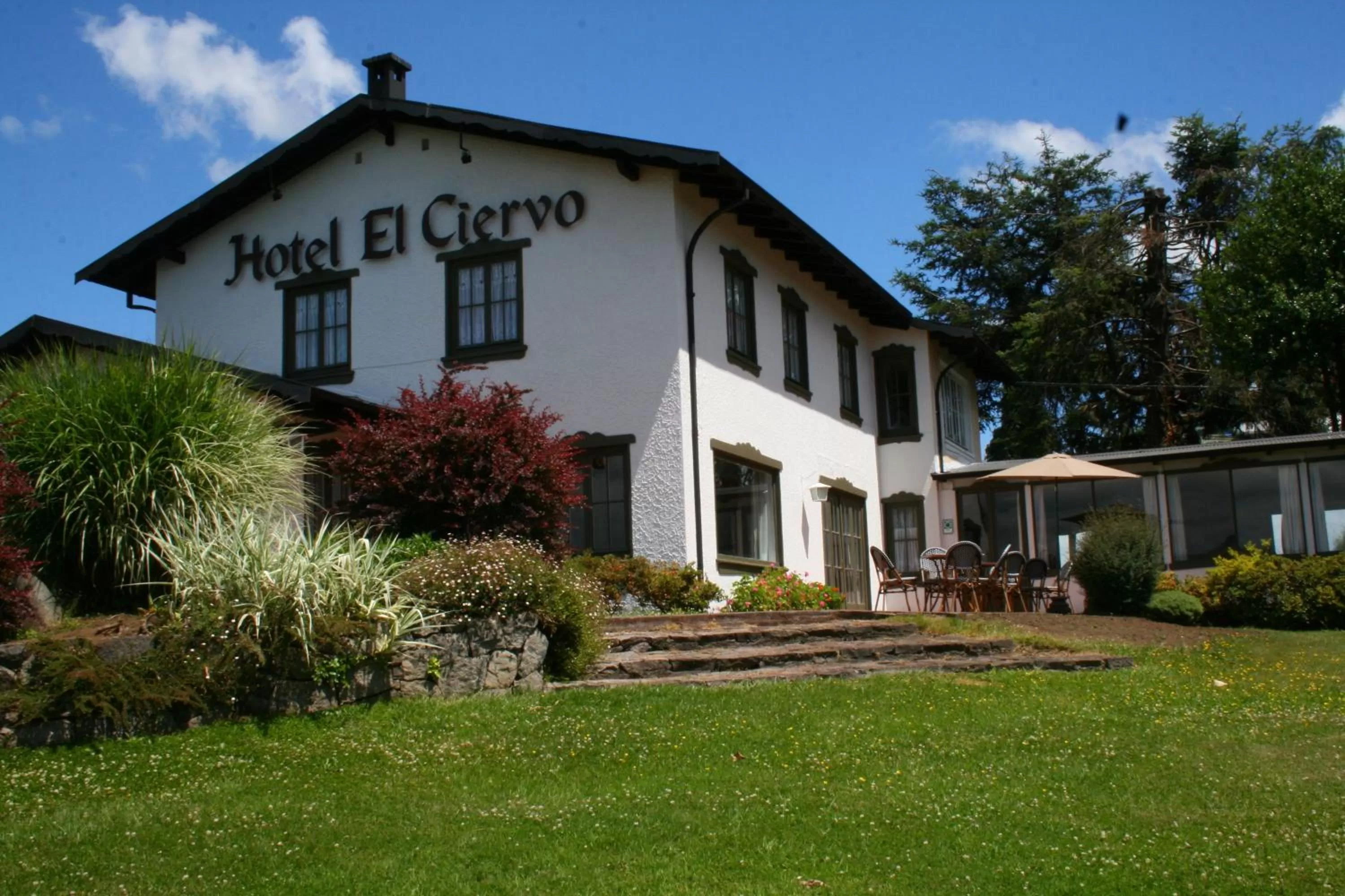 Facade/entrance, Property Building in Hotel El Ciervo